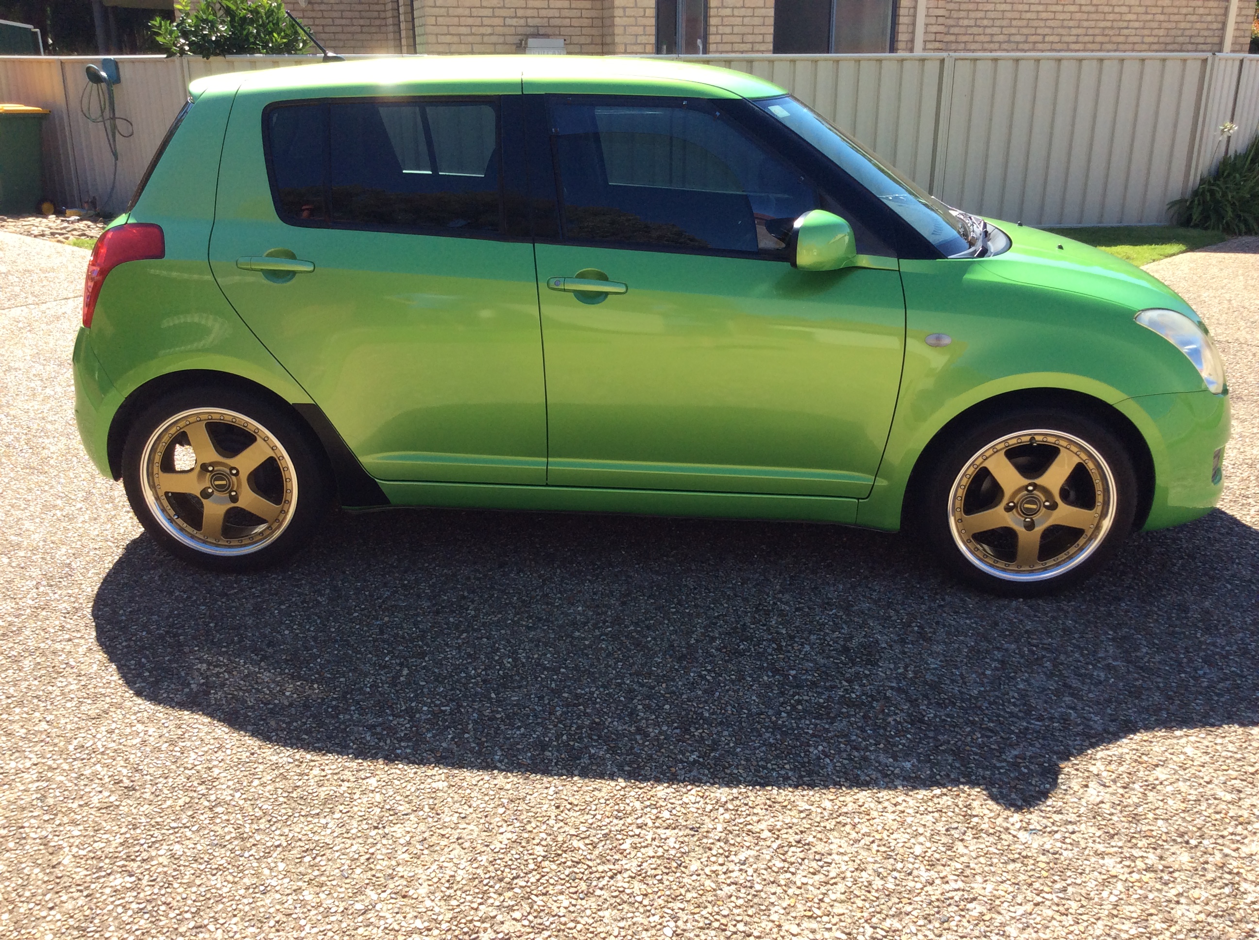2010 SUZUKI SWIFT HATCH 