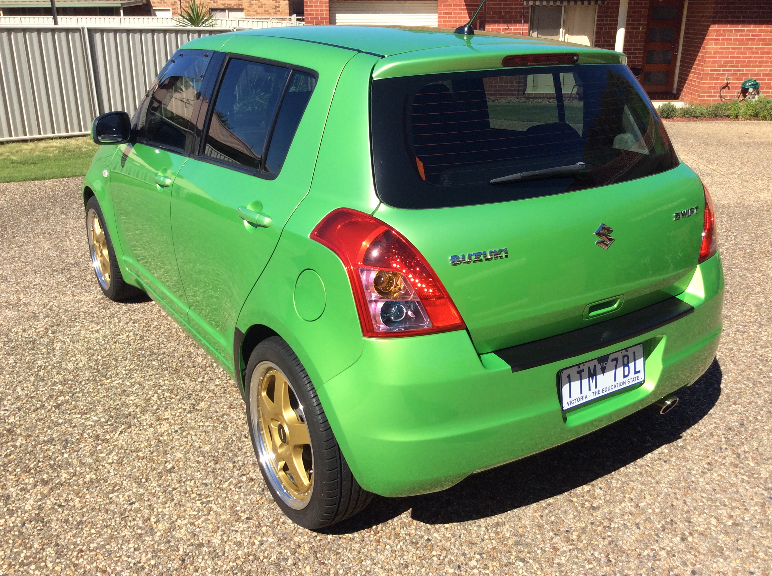 2010 SUZUKI SWIFT HATCH 