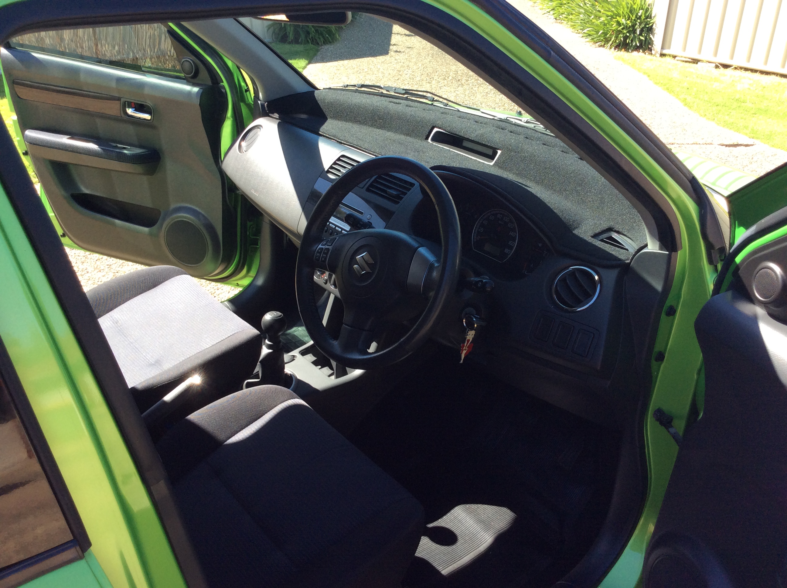 2010 SUZUKI SWIFT HATCH