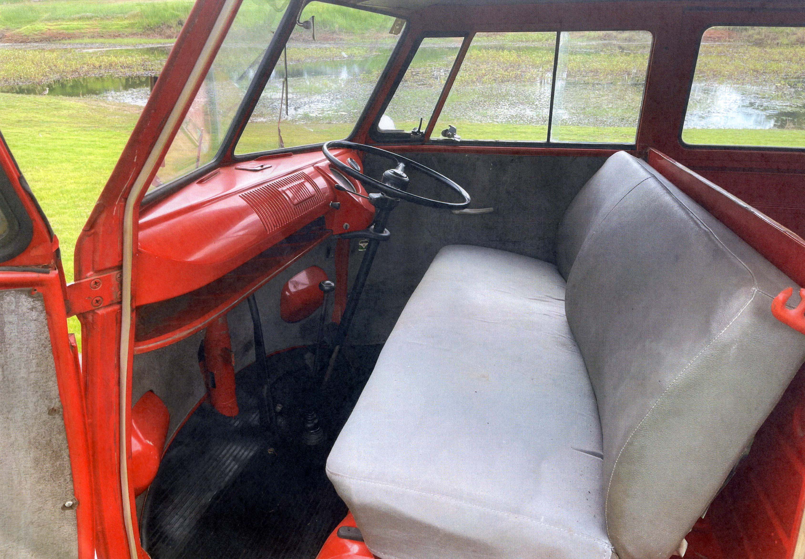 1961 VOLKSWAGEN T2 KOMBI VAN