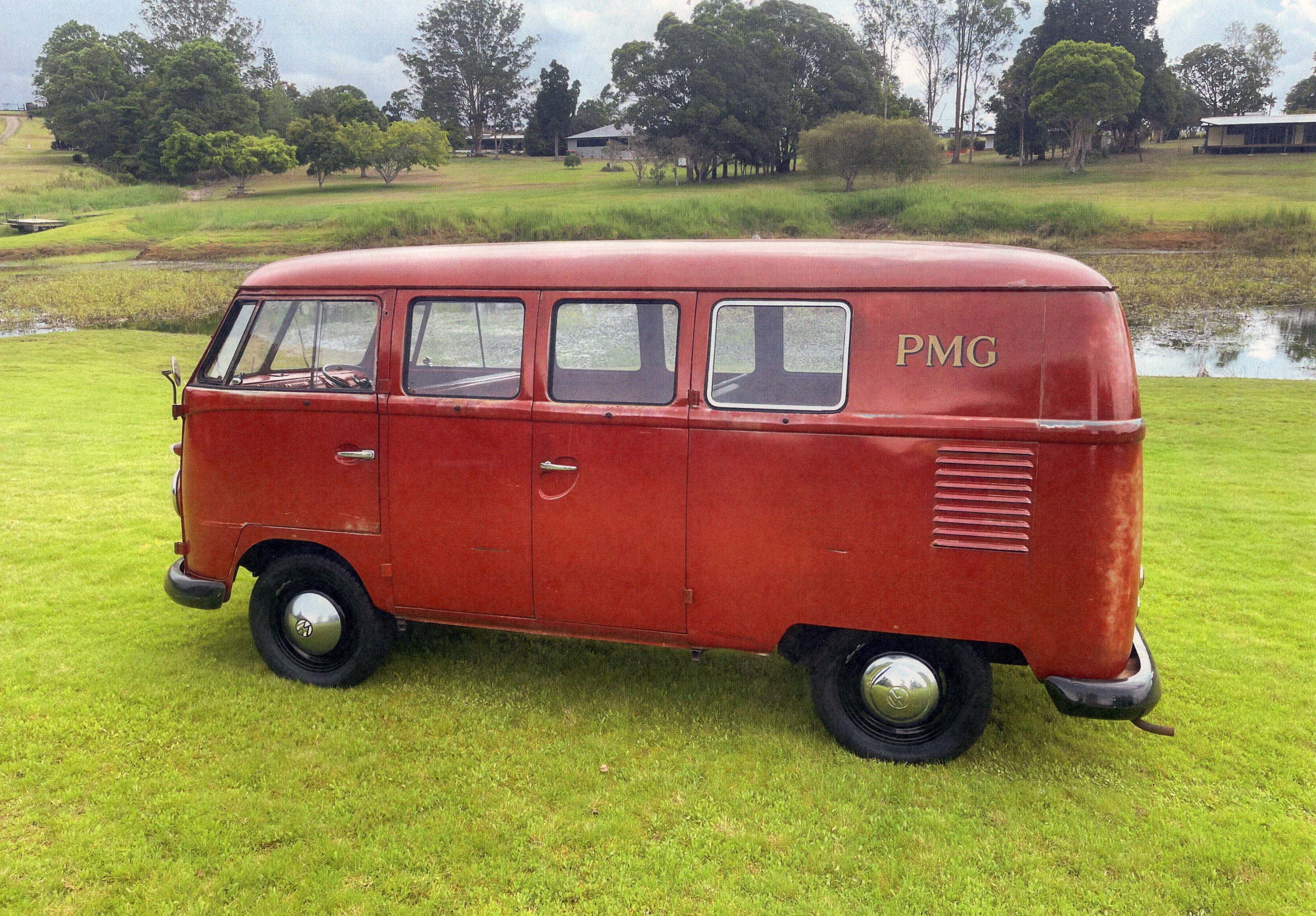 1961 VOLKSWAGEN T2 KOMBI VAN
