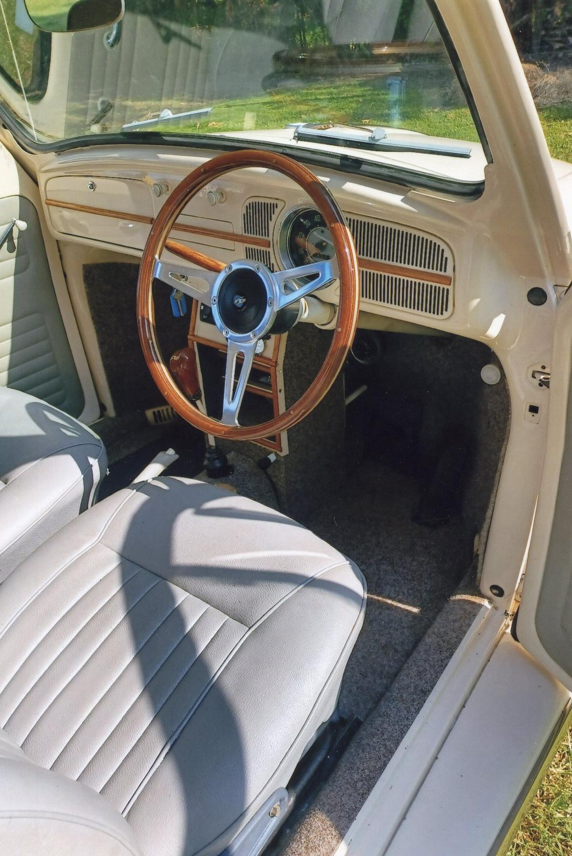 1966 VOLKSWAGEN 1300 CUSTOM BEETLE