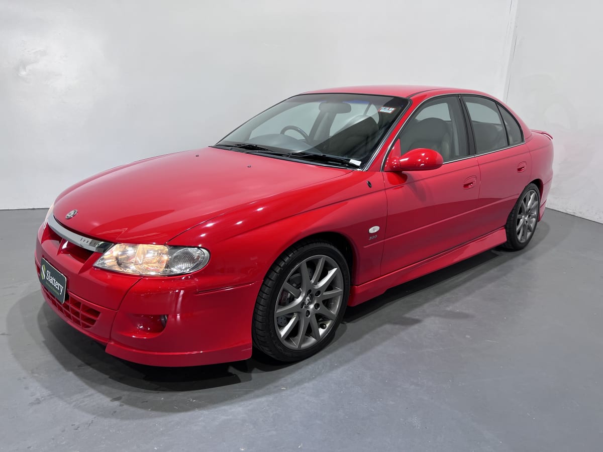2001 HSV SENATOR VX SIGNATURE 6 SP MANUAL 4D SEDAN