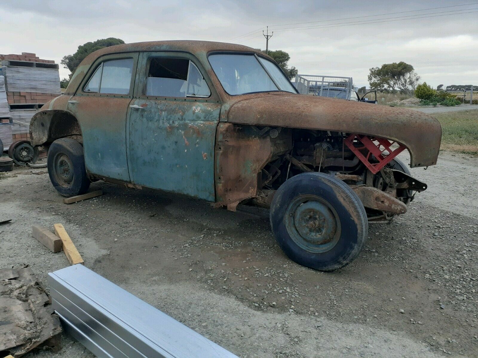 1950 PLYMOUTH SPECIAL DELUXE SEDAN