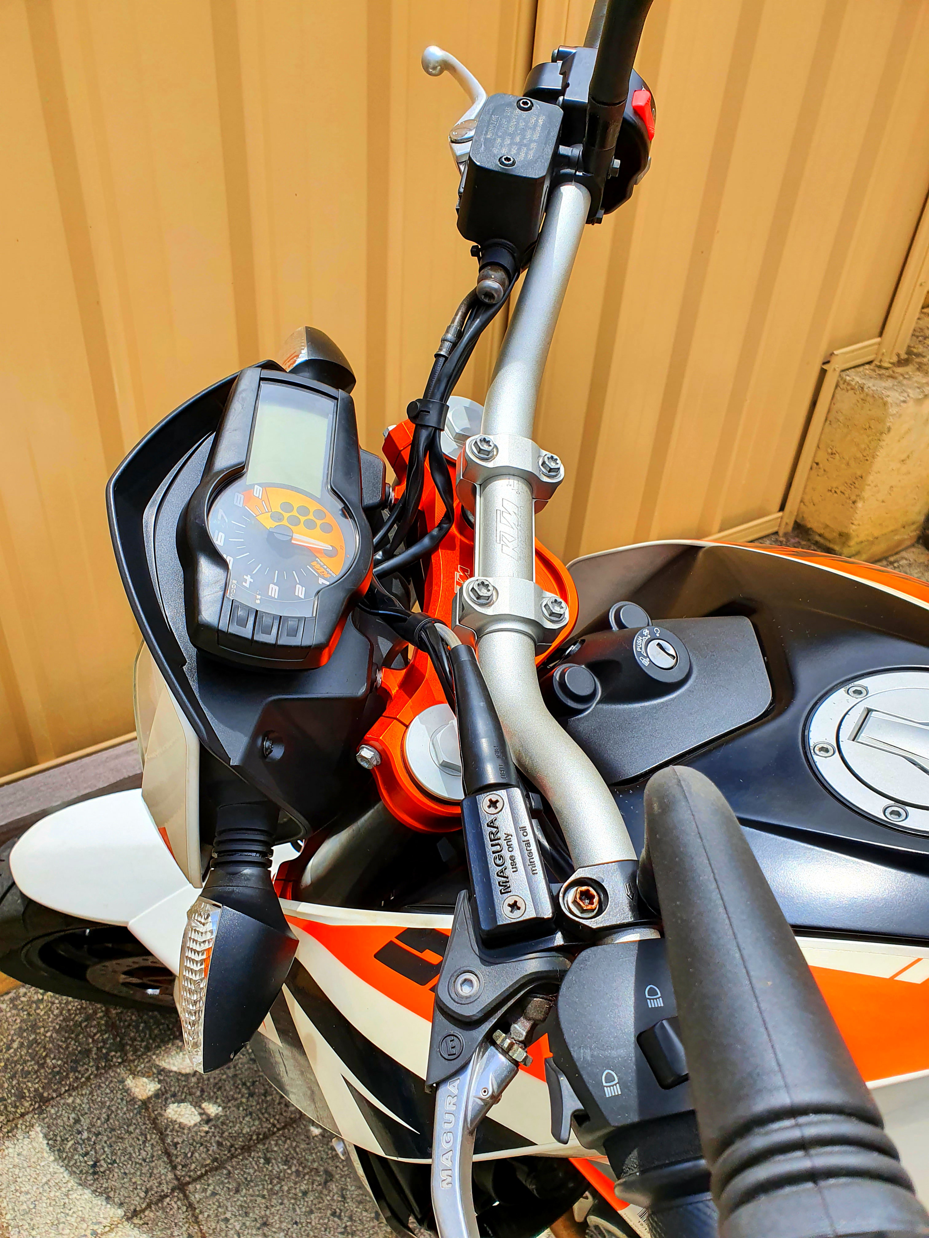2013 KTM 690 DUKE R ROAD