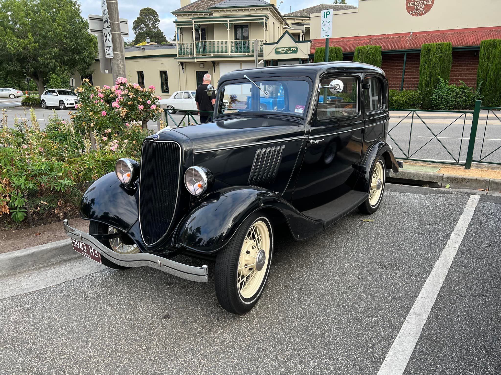 1933 FORD MODEL Y SEDAN