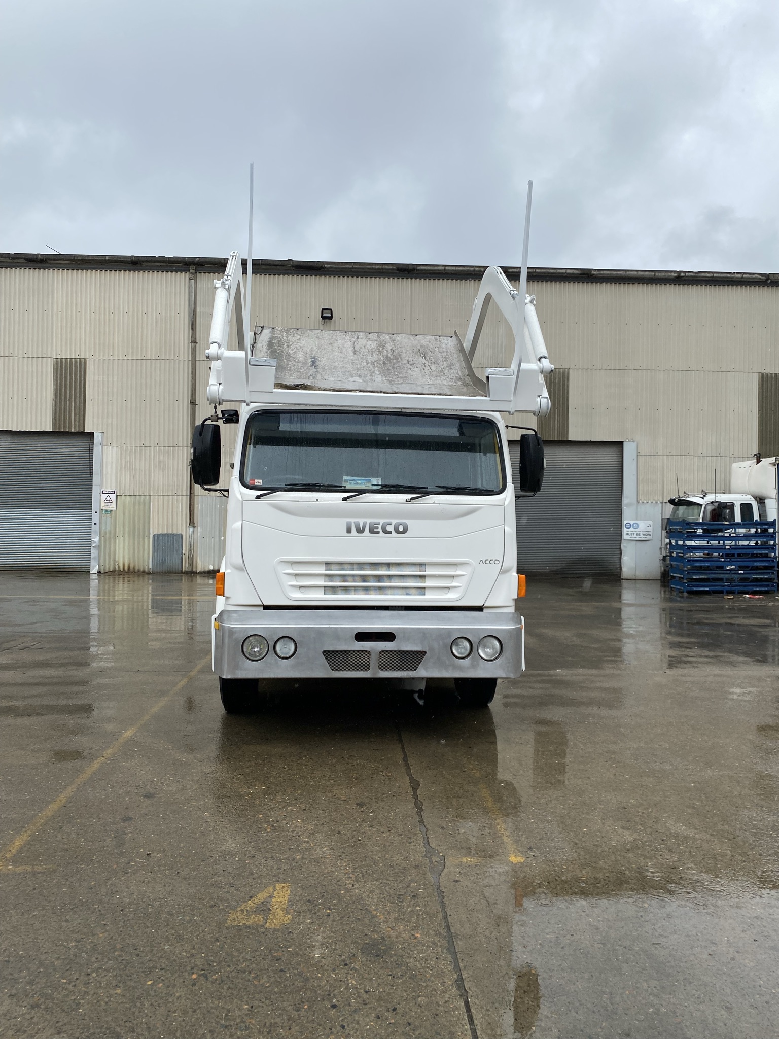 2011 Iveco Acco 8 x 4 front lift garbage compactor