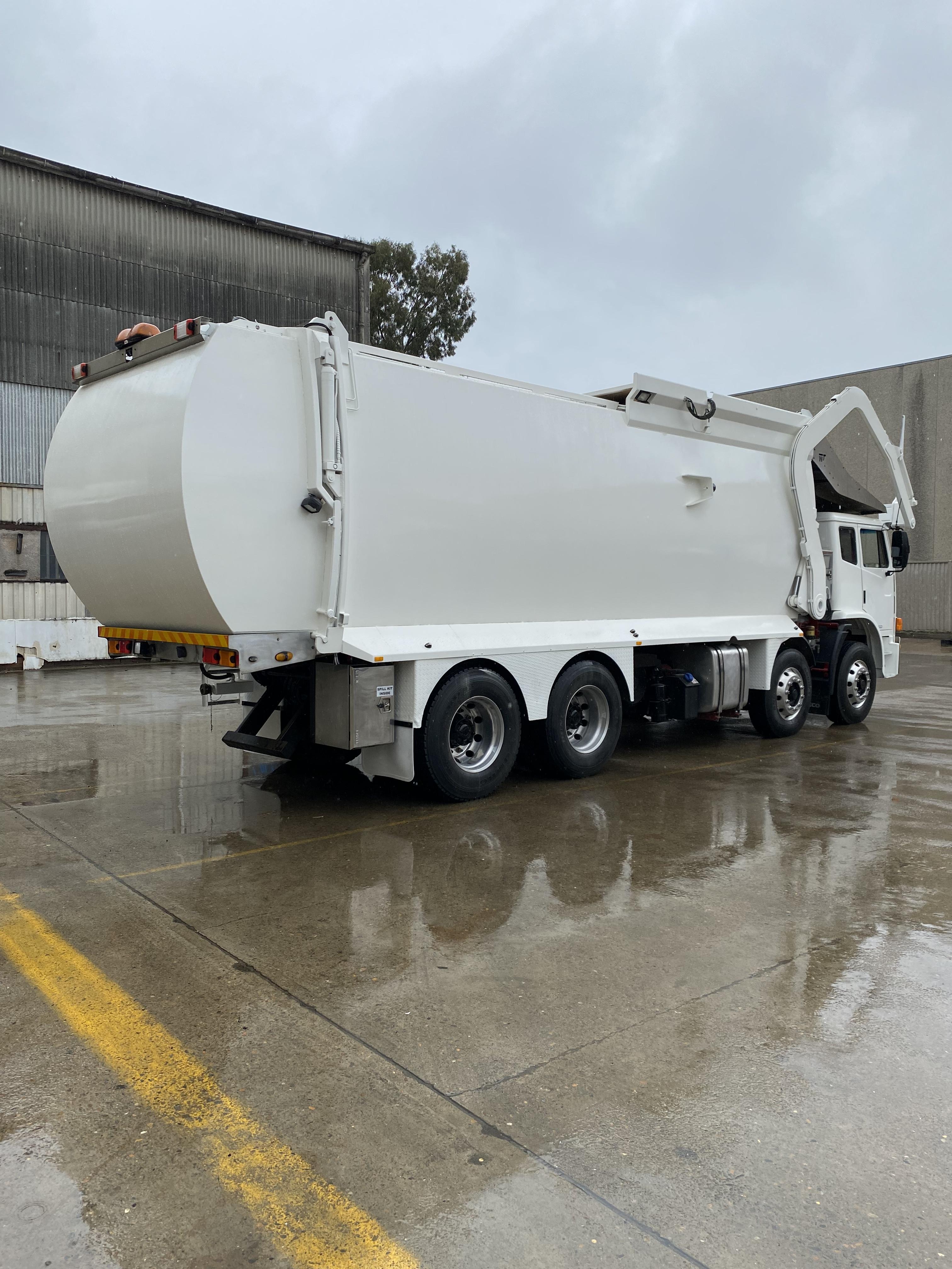 2011 Iveco Acco 8 x 4 front lift garbage compactor