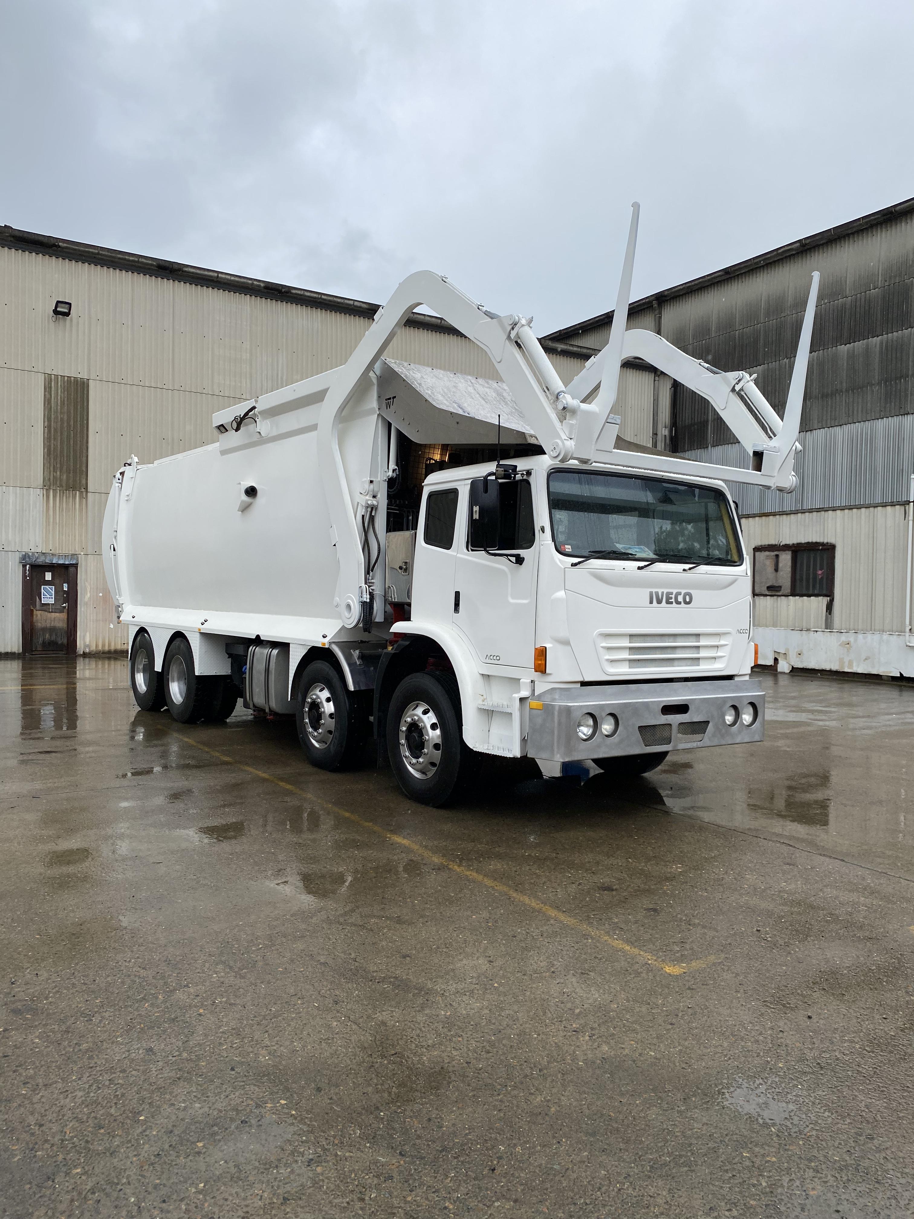 2011 Iveco Acco 8 x 4 front lift garbage compactor