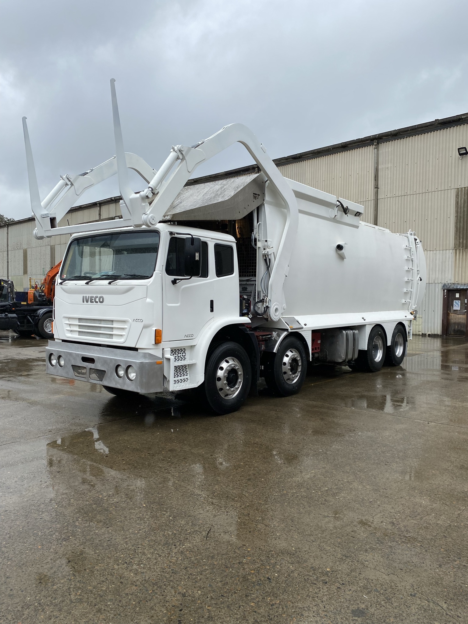 2011 Iveco Acco 8 x 4 front lift garbage compactor