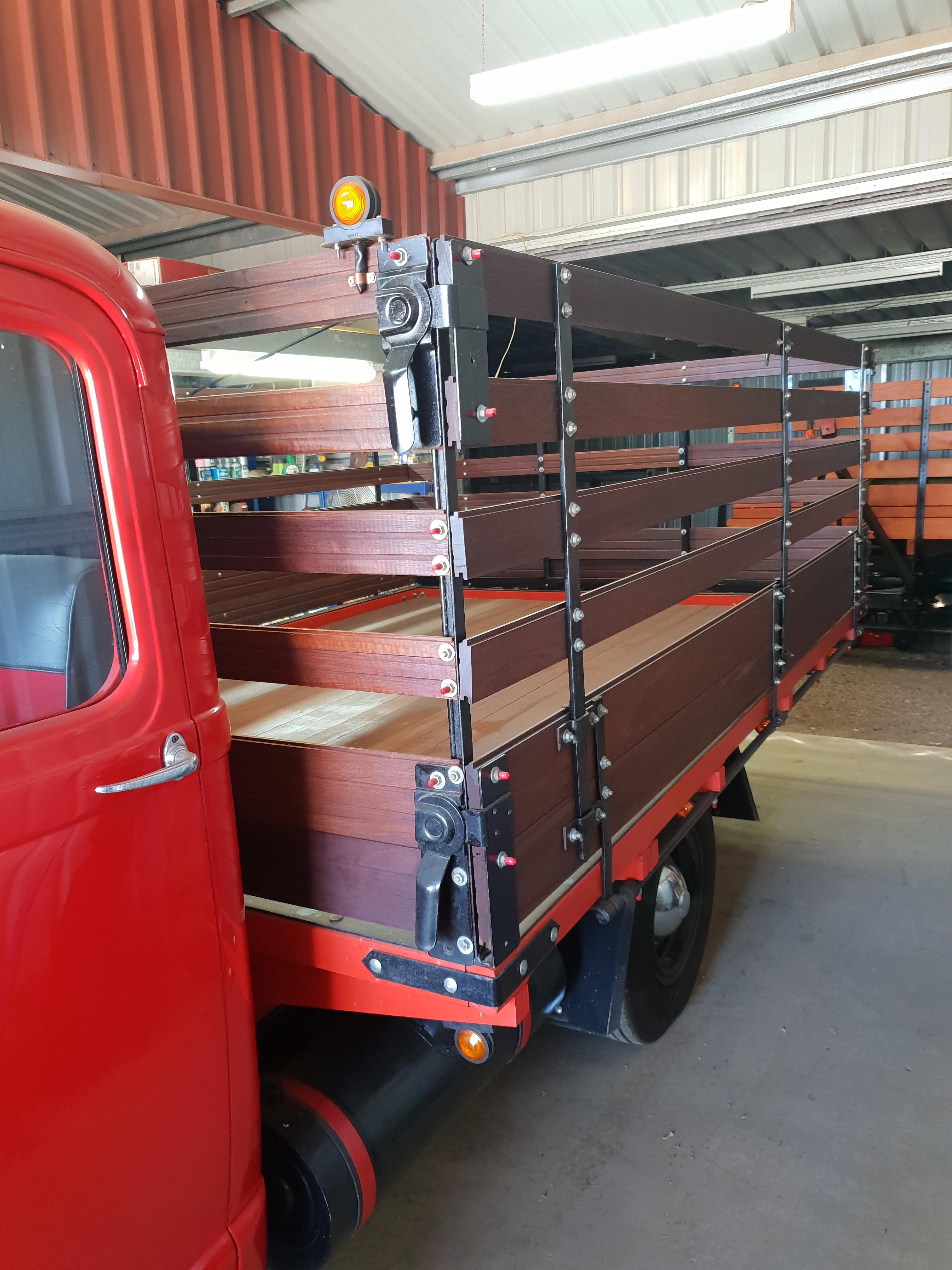 1955 MORRIS COMMERCIAL LC5 TRAY