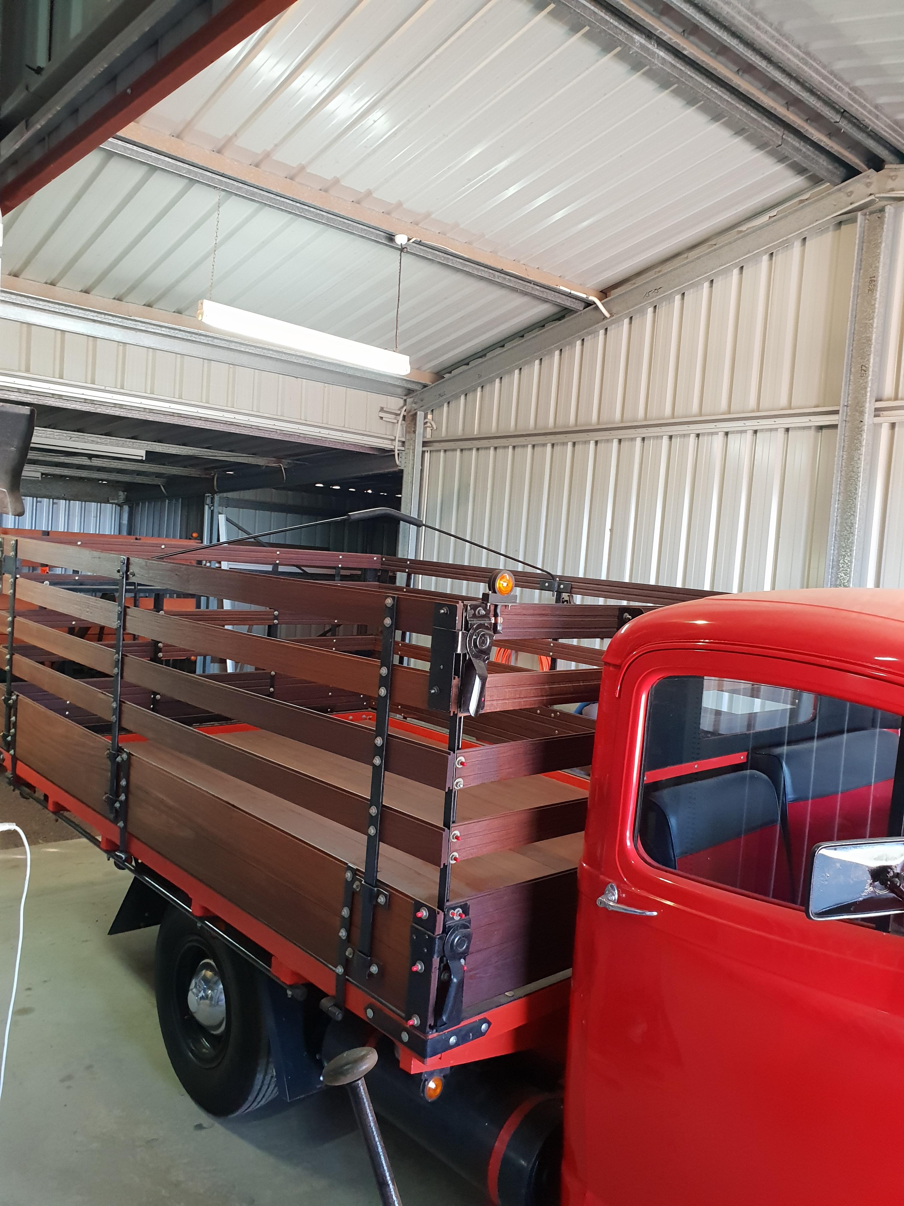 1955 MORRIS COMMERCIAL LC5 TRAY