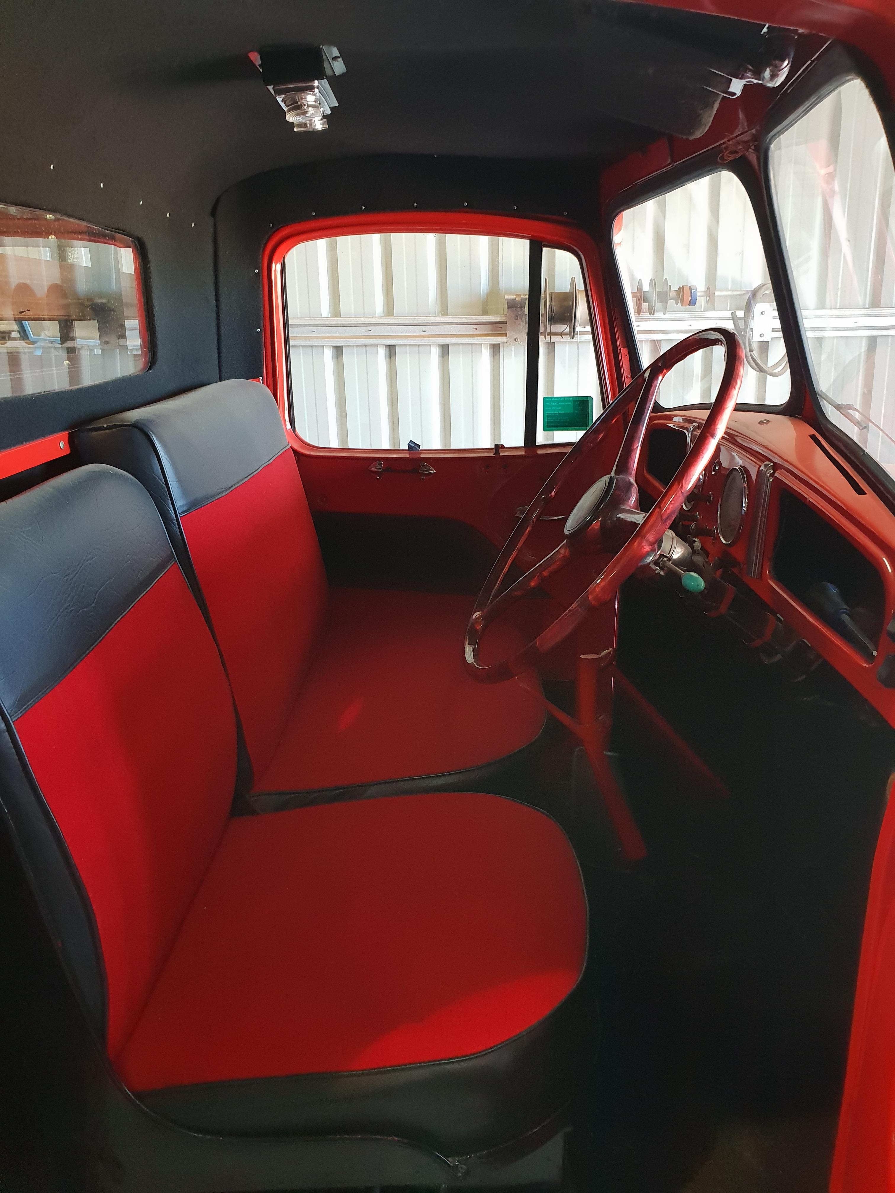 1955 MORRIS COMMERCIAL LC5 TRAY