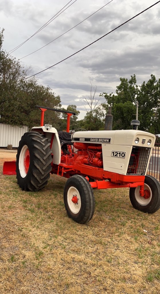 DAVID BROWN 1210 TRACTOR