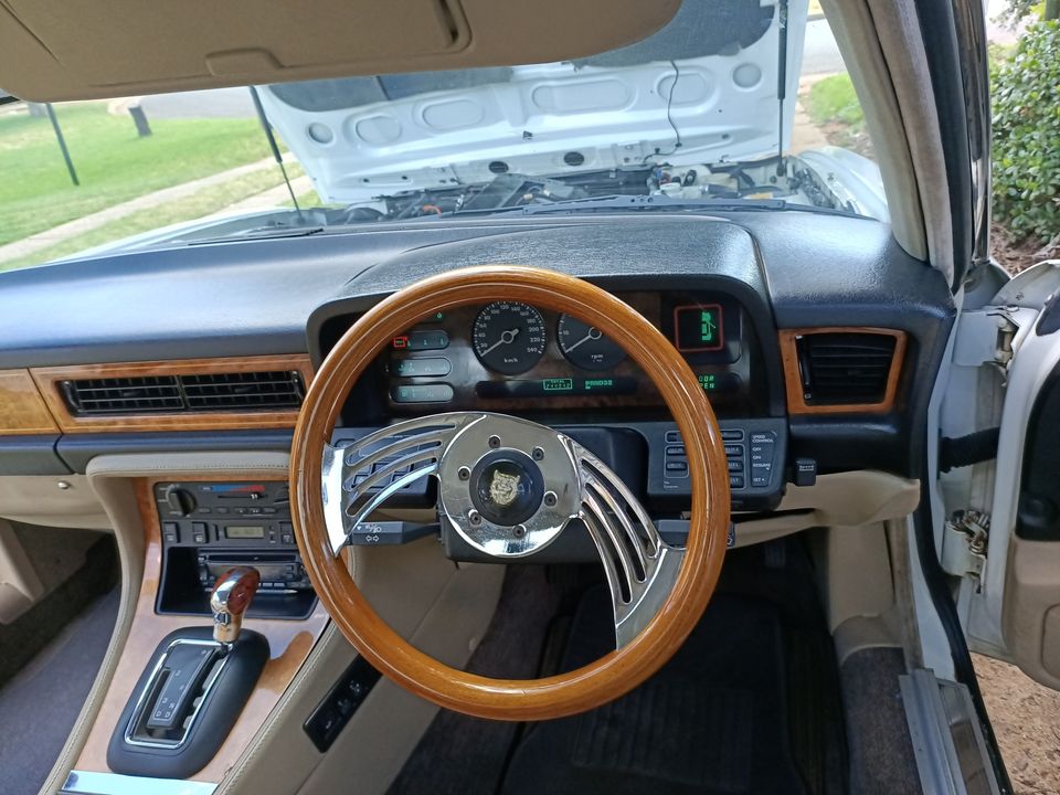 1989 JAGUAR SOVEREIGN XJ6 SEDAN