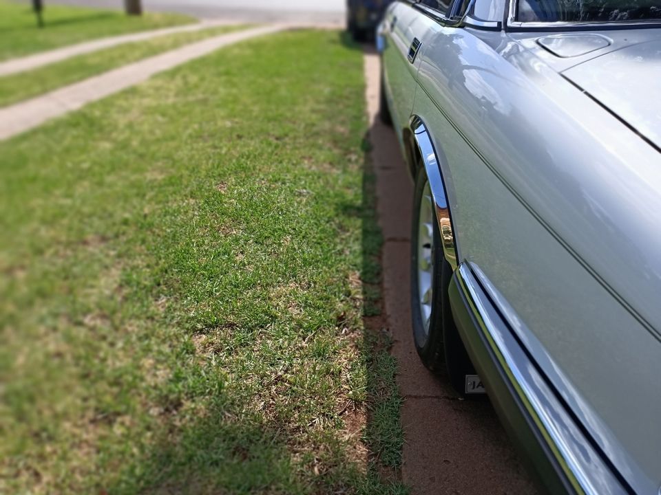 1989 JAGUAR SOVEREIGN XJ6 SEDAN