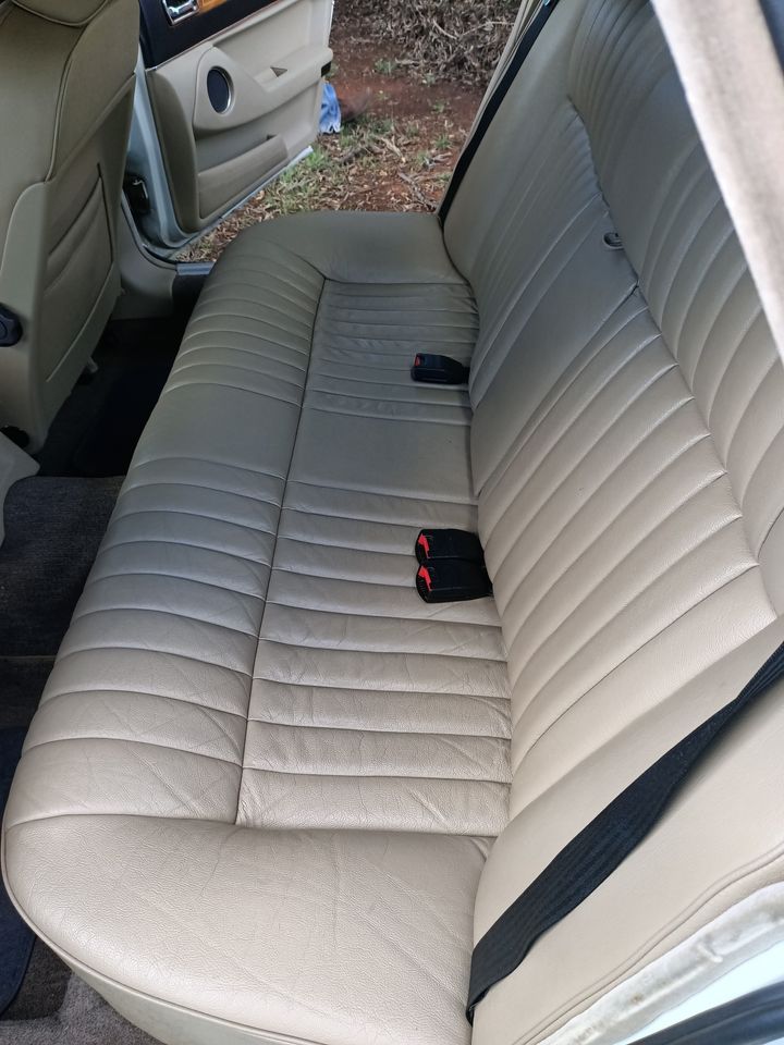 1989 JAGUAR SOVEREIGN XJ6 SEDAN
