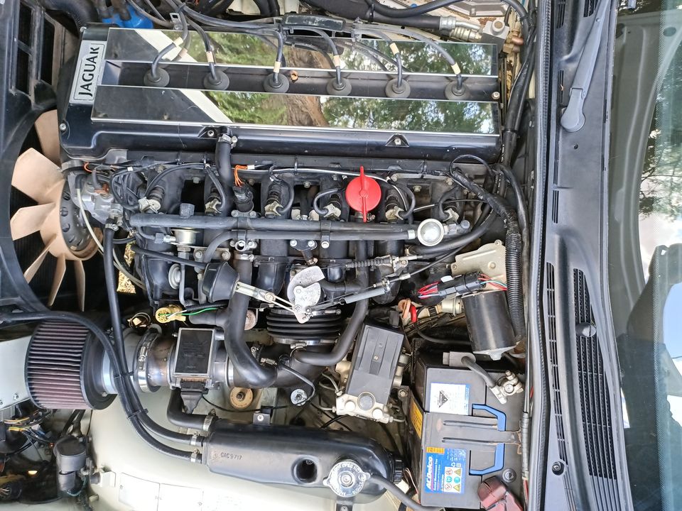 1989 JAGUAR SOVEREIGN XJ6 SEDAN