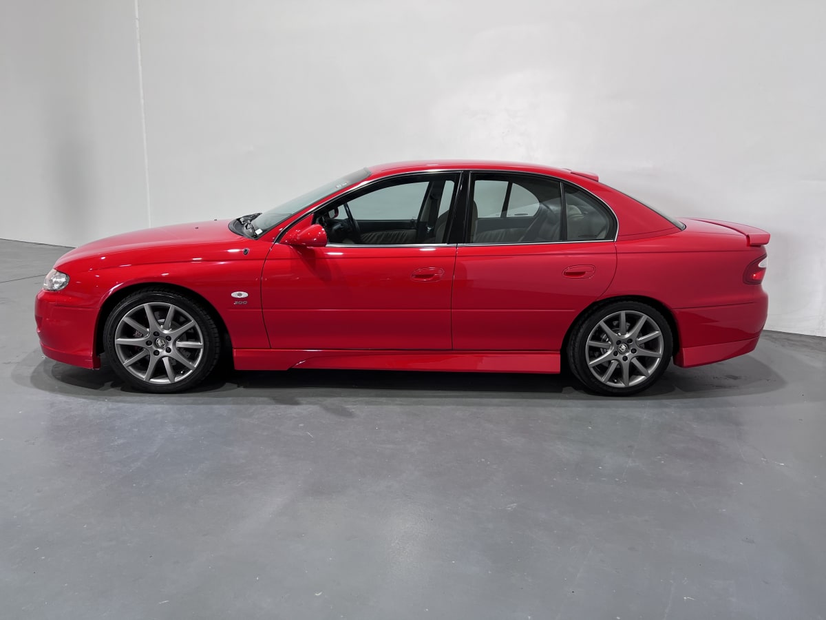 2001 HSV SENATOR VX SIGNATURE 6 SP MANUAL 4D SEDAN