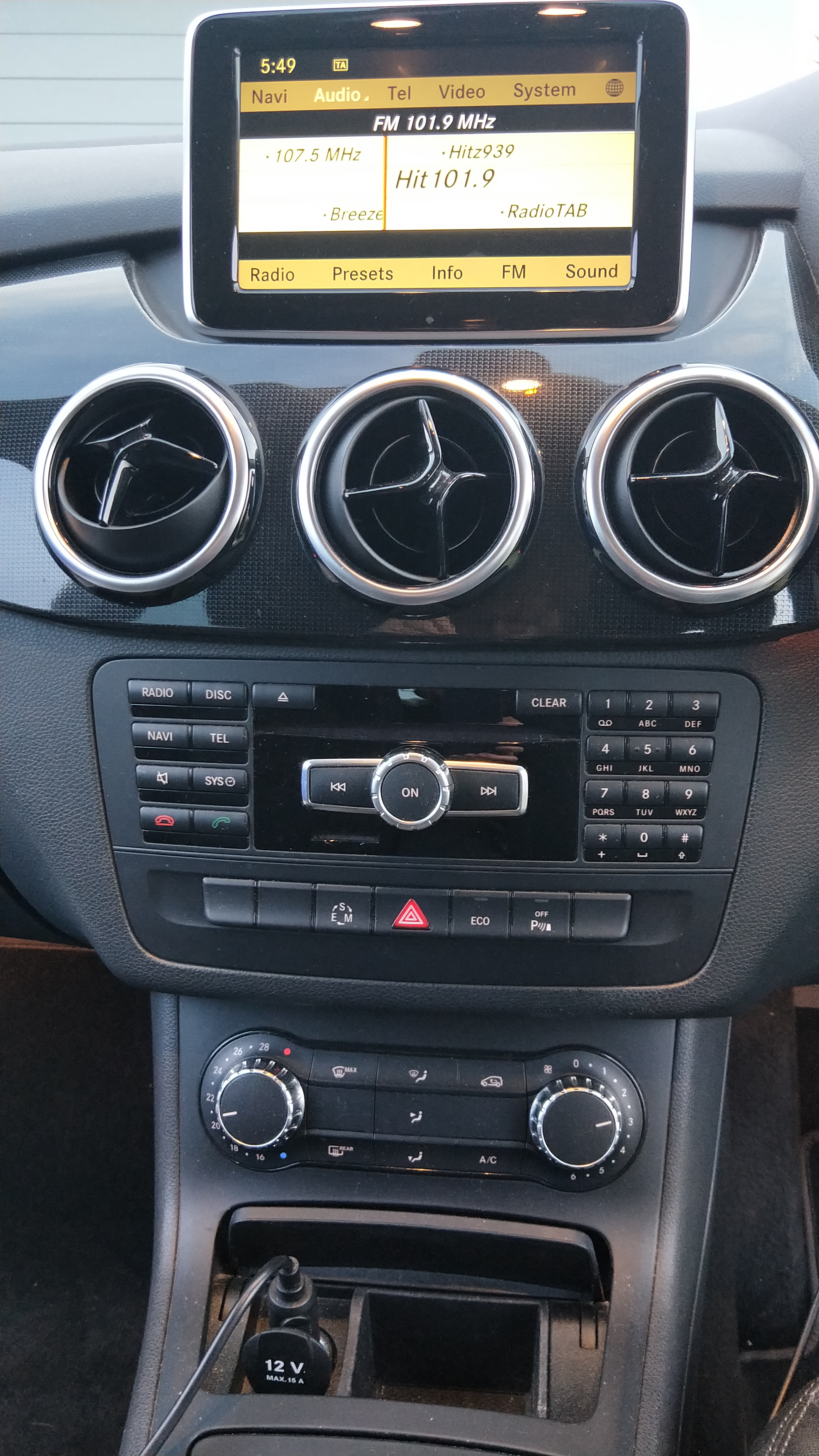 2012 MERCEDES BENZ B180 HATCHBACK