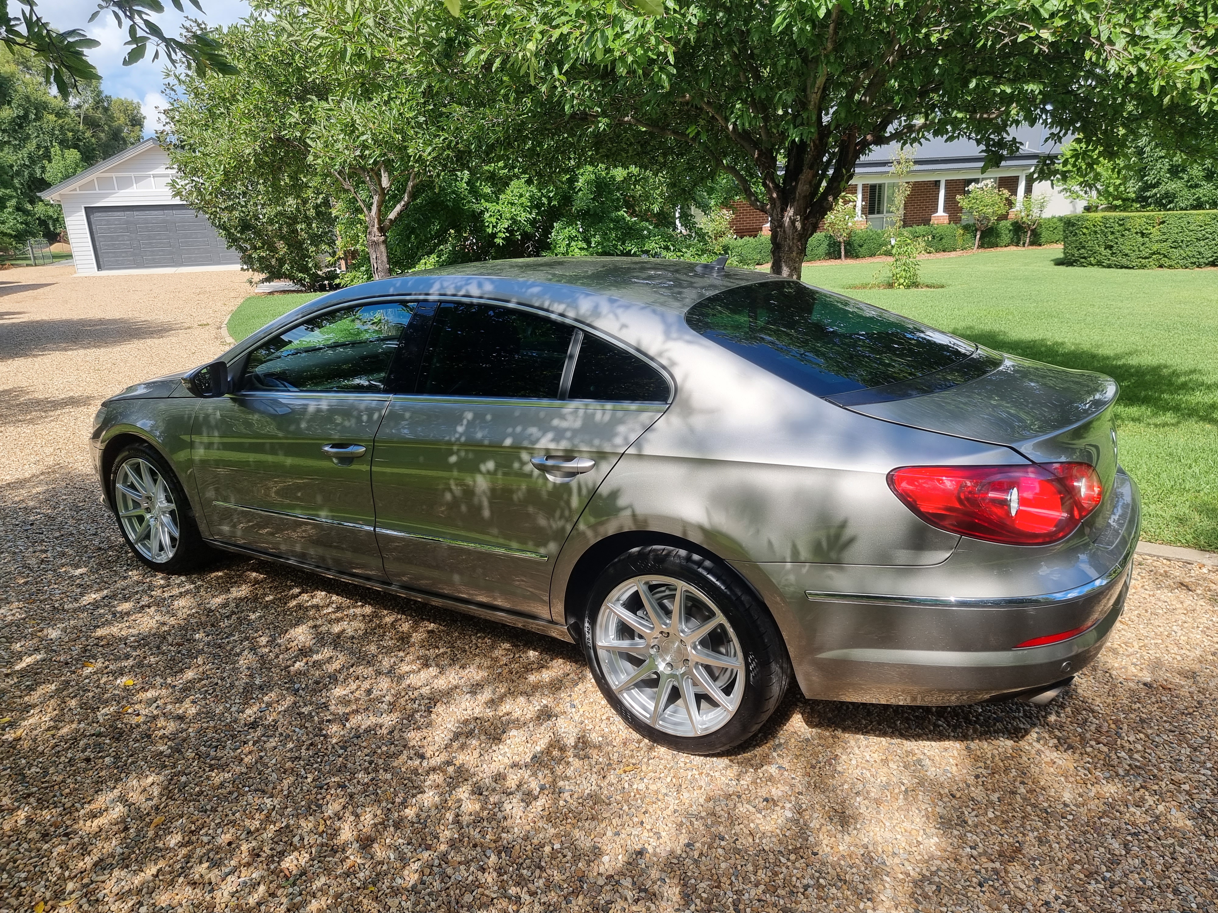 2010 VOLKSWAGEN PASSAT COUPE