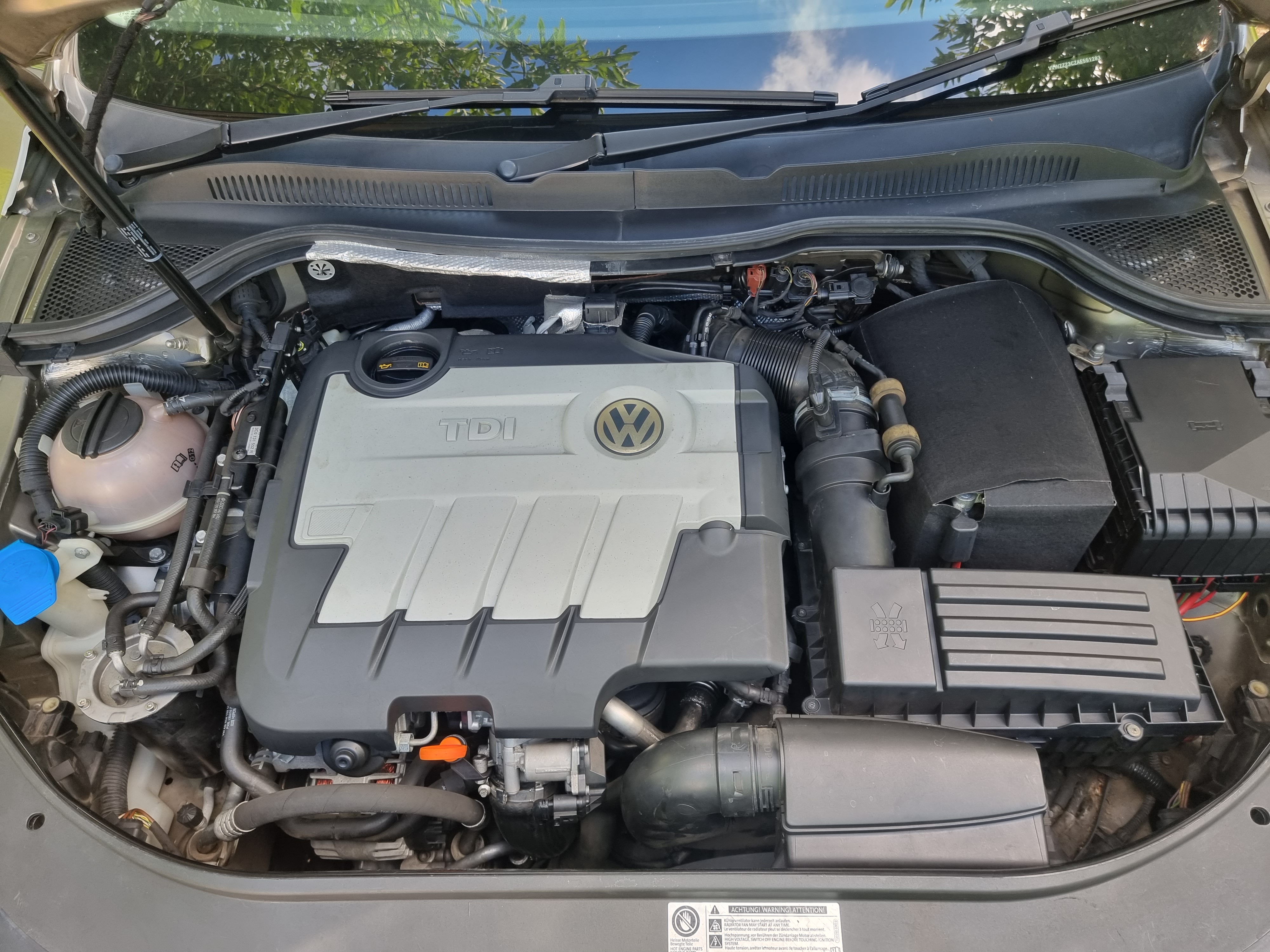 2010 VOLKSWAGEN PASSAT COUPE