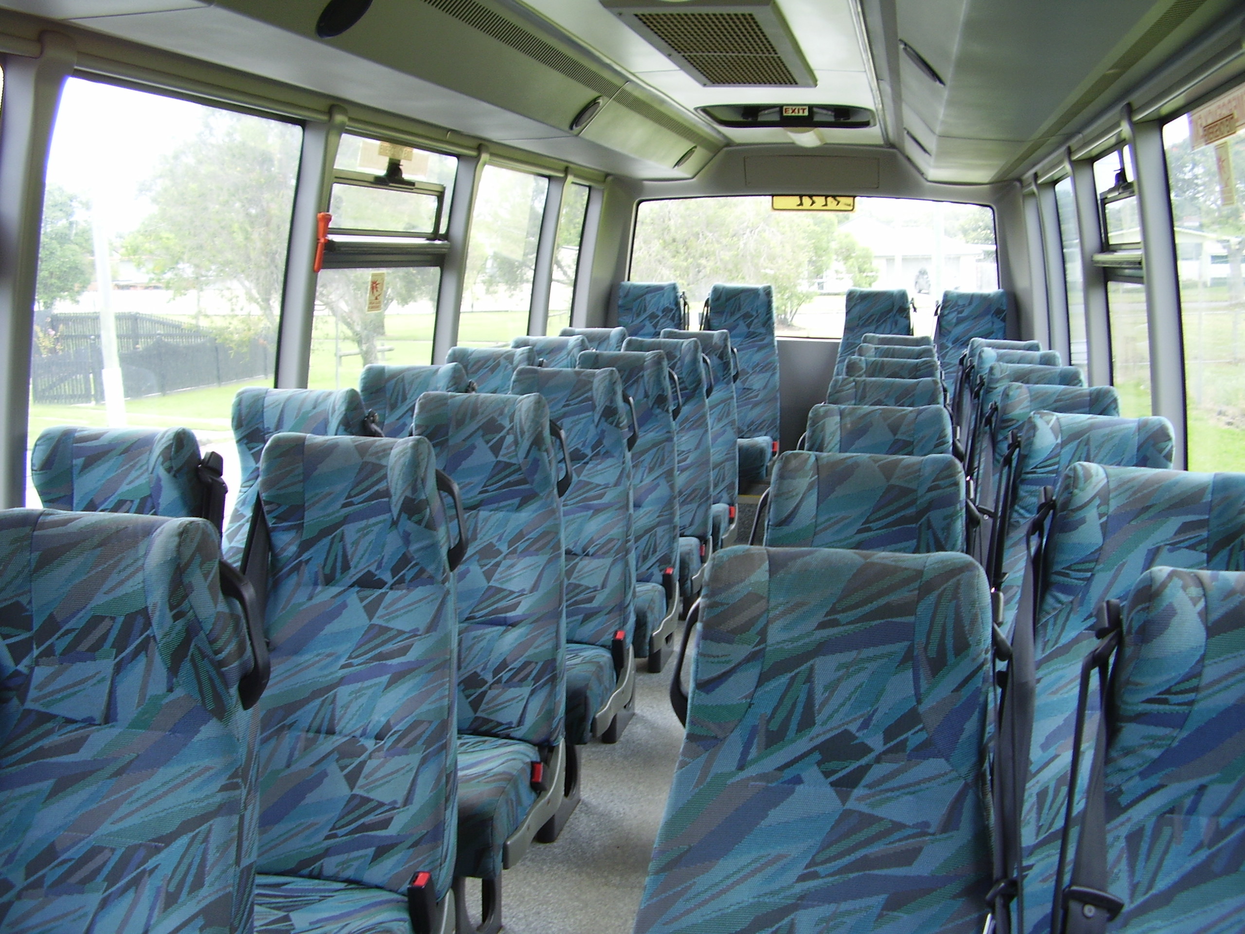 2010 SCHOOL BUS HINO RB8 TURBO DELUXE COACH