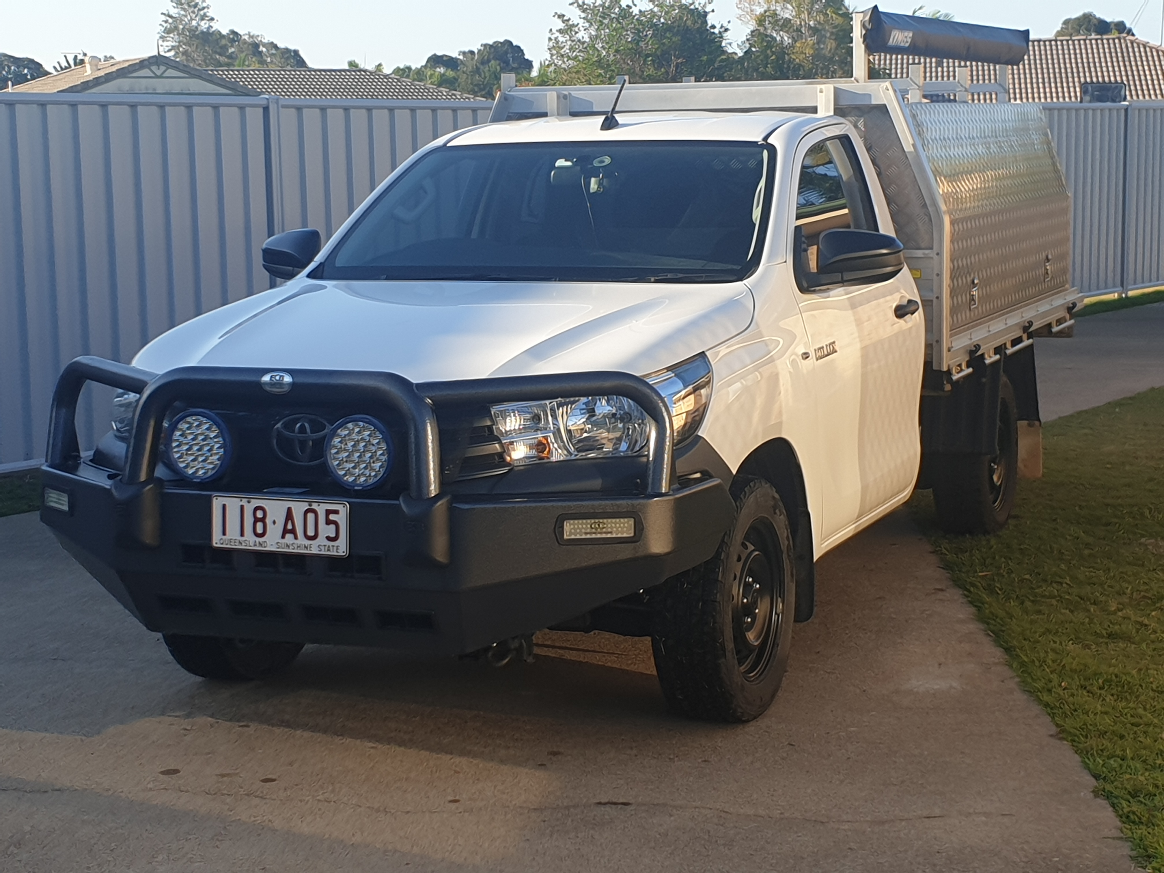 2019 TOYOTA HILUX TGN121R MY19 WORKMATE 5 SP MANUAL C/CHAS