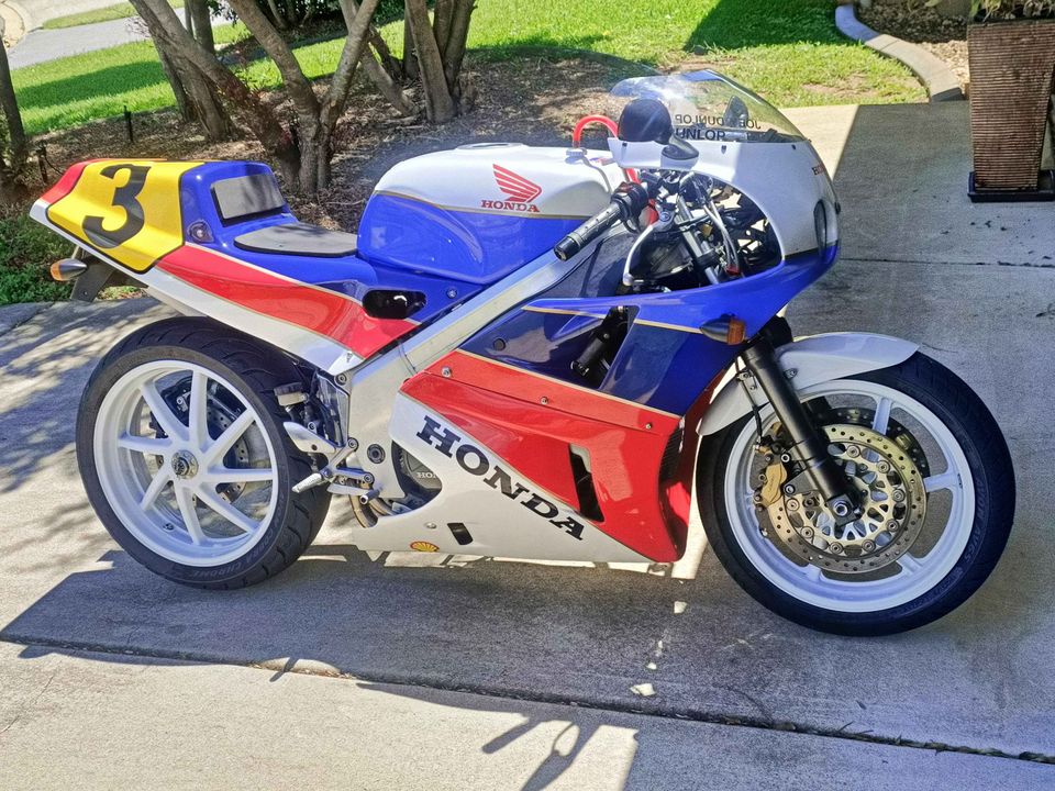 1984 HONDA VFR 750 RC30 ROAD