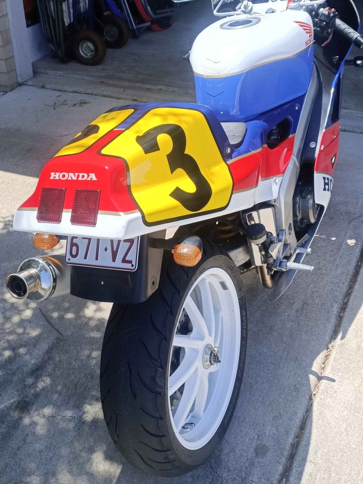 1984 HONDA VFR 750 RC30 ROAD