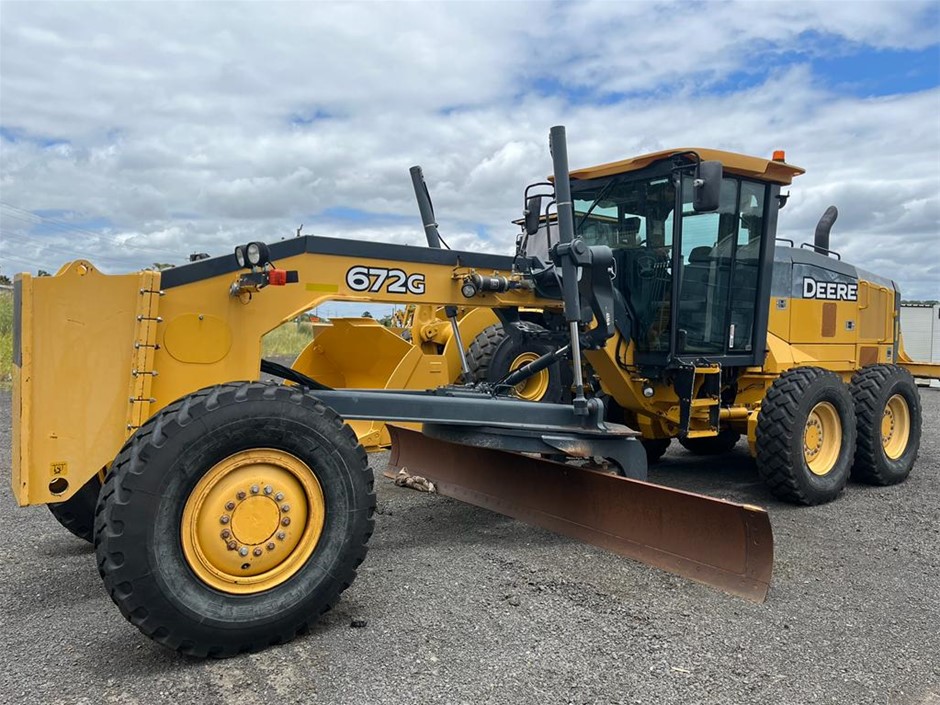 JOHN DEERE 672G GRADER