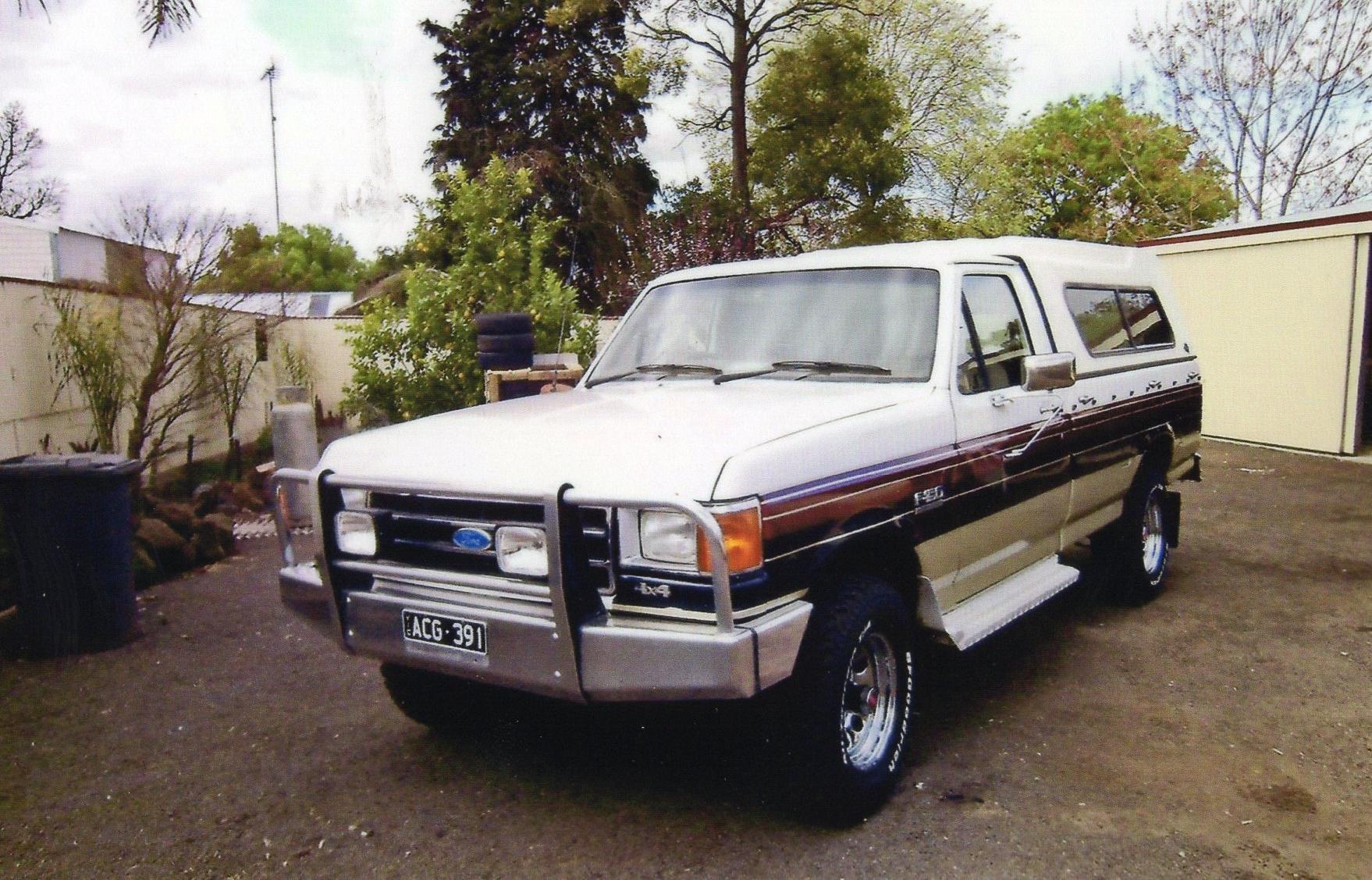 1989 FORD F150 CUSTOM CAB 4X4 UTILITY