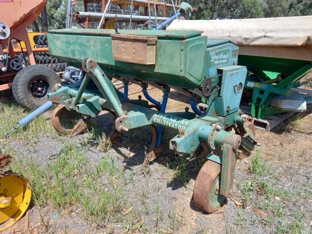 GRASSLAND SOD SEEDER