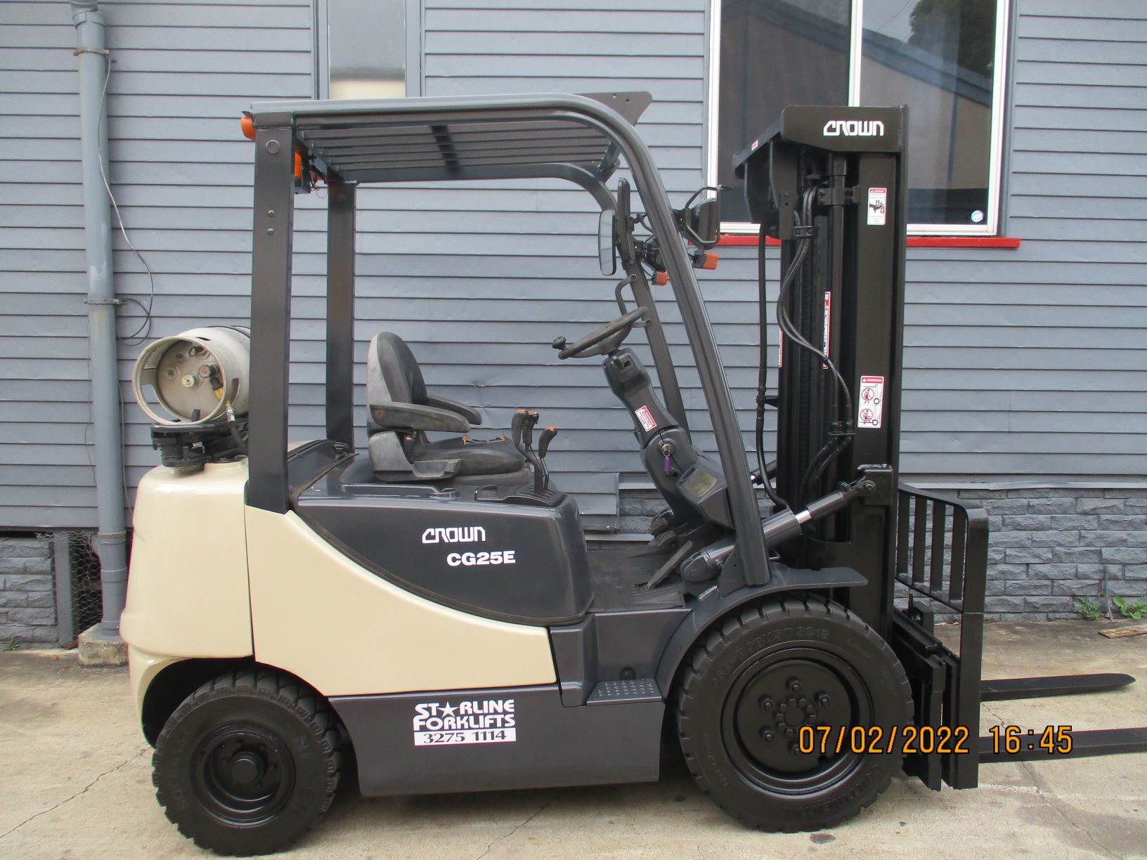 2009 Crown CG25E-5 2.5 Ton Forklift