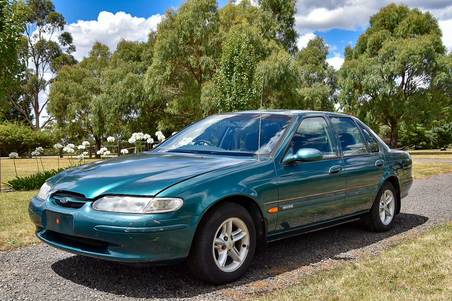 1998 FORD FALCON EL FUTURA S SEDAN