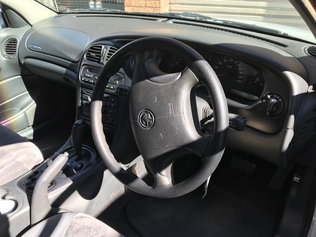 1999 HOLDEN BERLINA VT SEDAN