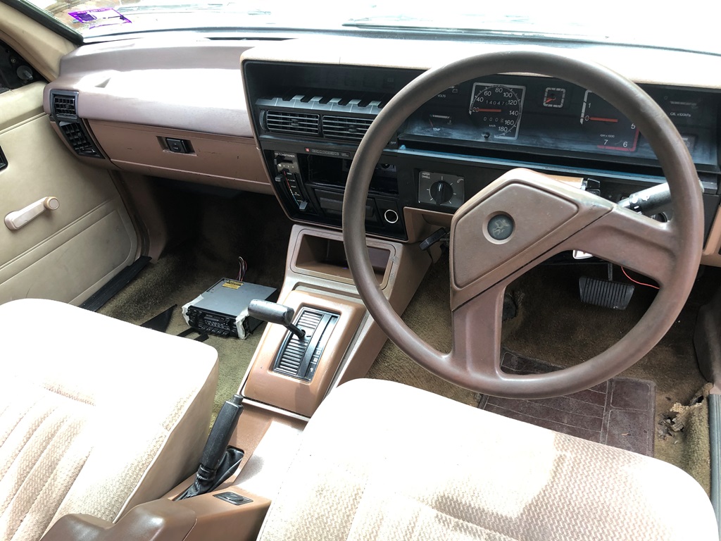1985 HOLDEN COMMODORE VK V8 BT1 SEDAN