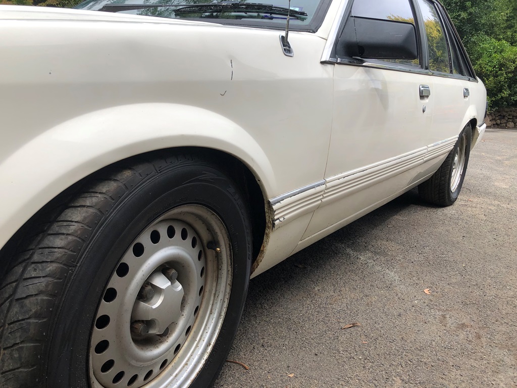 1985 HOLDEN COMMODORE VK V8 BT1 SEDAN