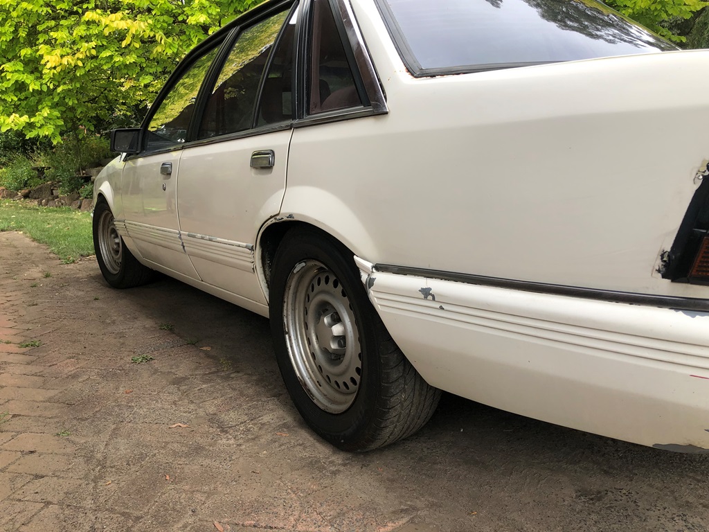 1985 HOLDEN COMMODORE VK V8 BT1 SEDAN