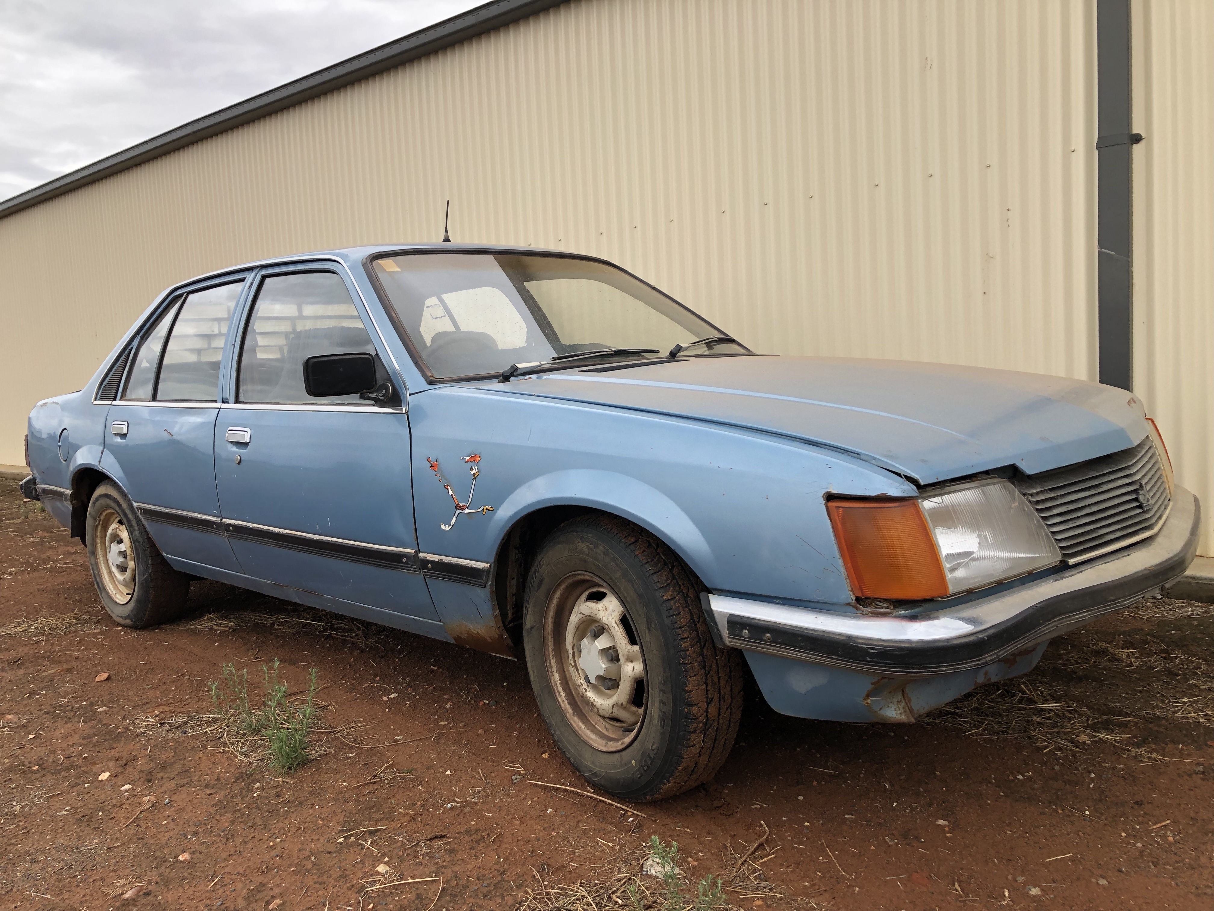 1983 HOLDEN COMMODORE VH SL SEDAN