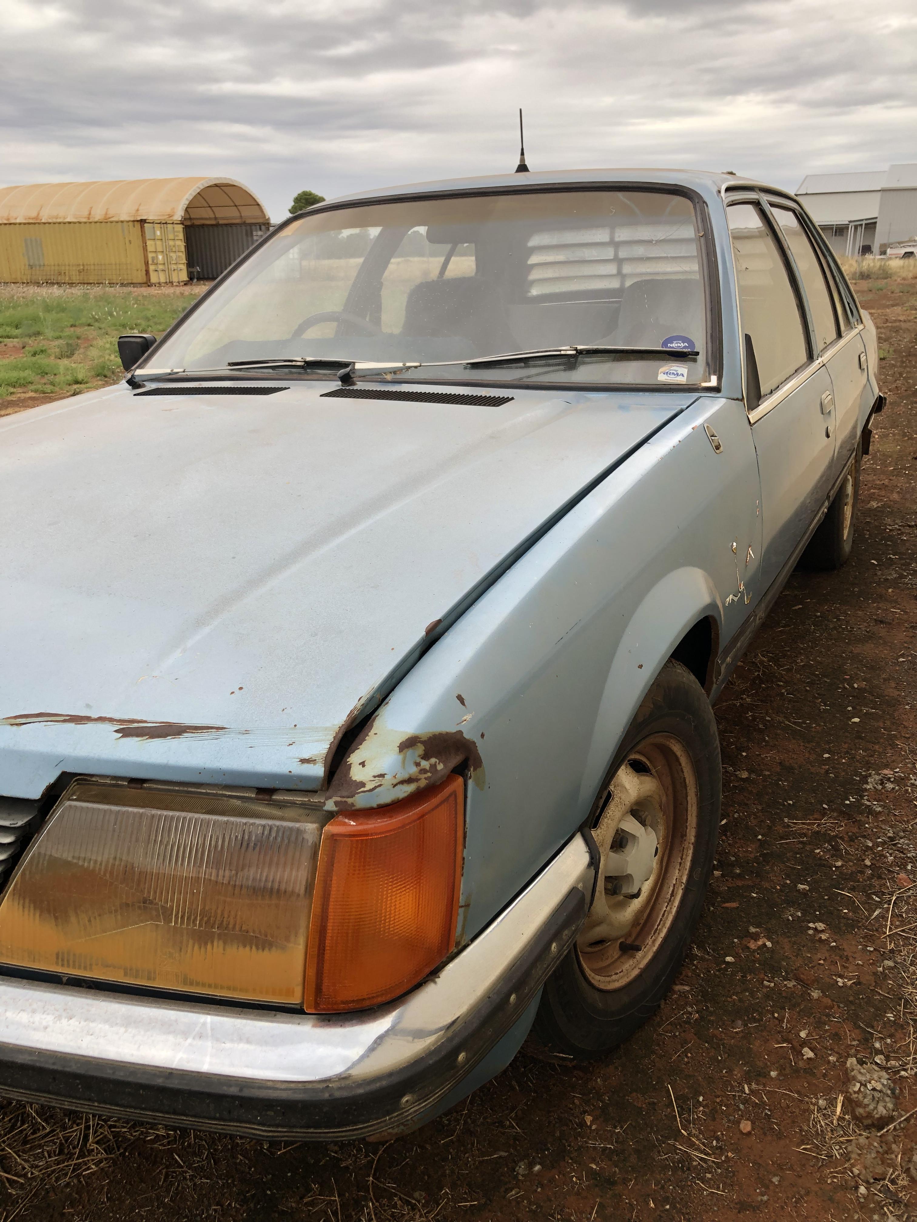 1983 HOLDEN COMMODORE VH SL SEDAN
