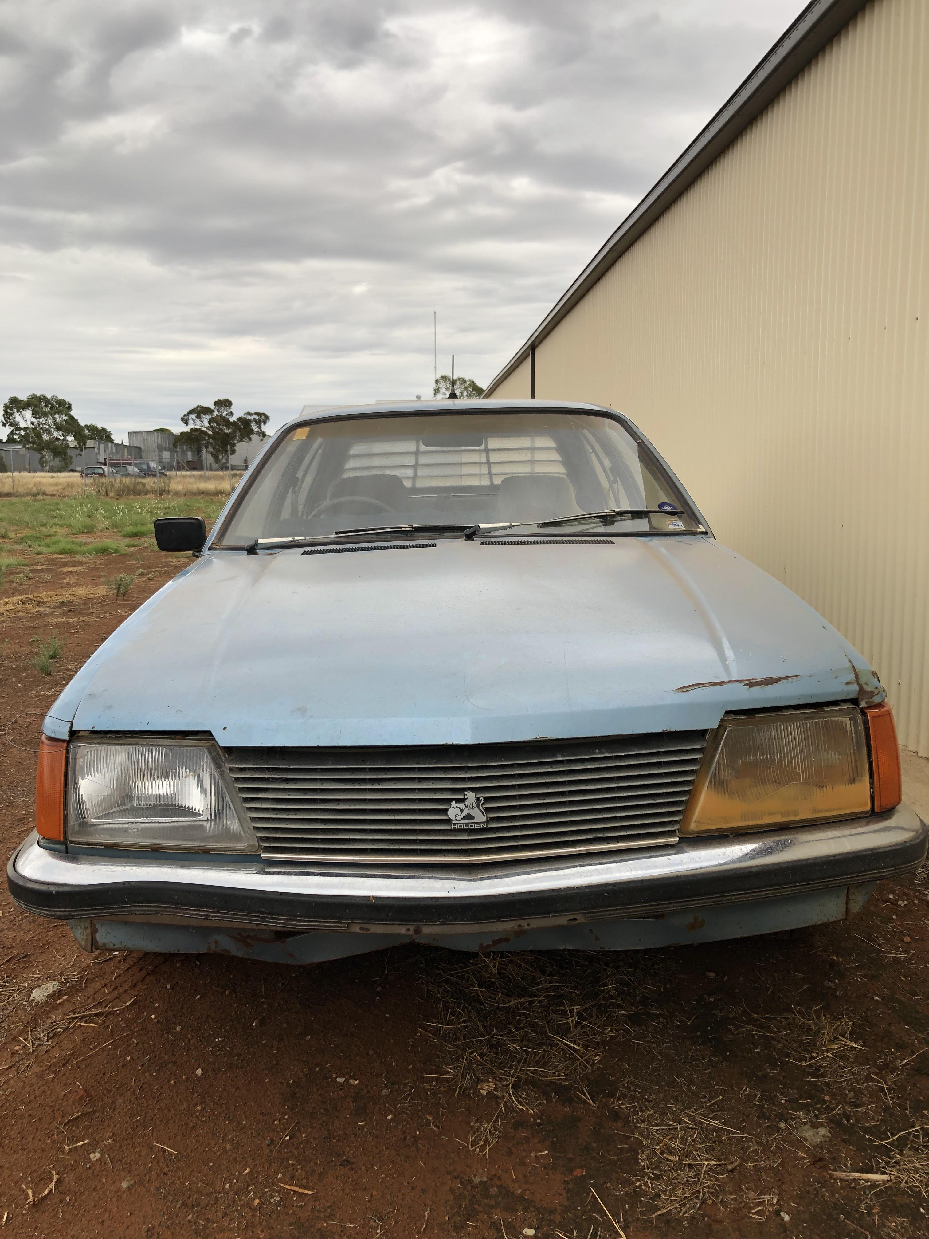 1983 HOLDEN COMMODORE VH SL SEDAN