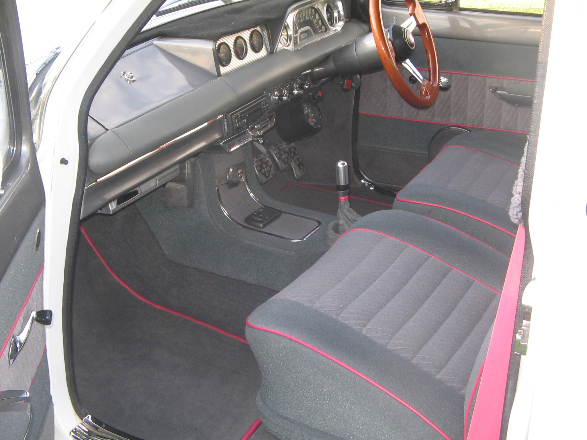1964 HOLDEN PREMIER EH 4 SP MANUAL SEDAN