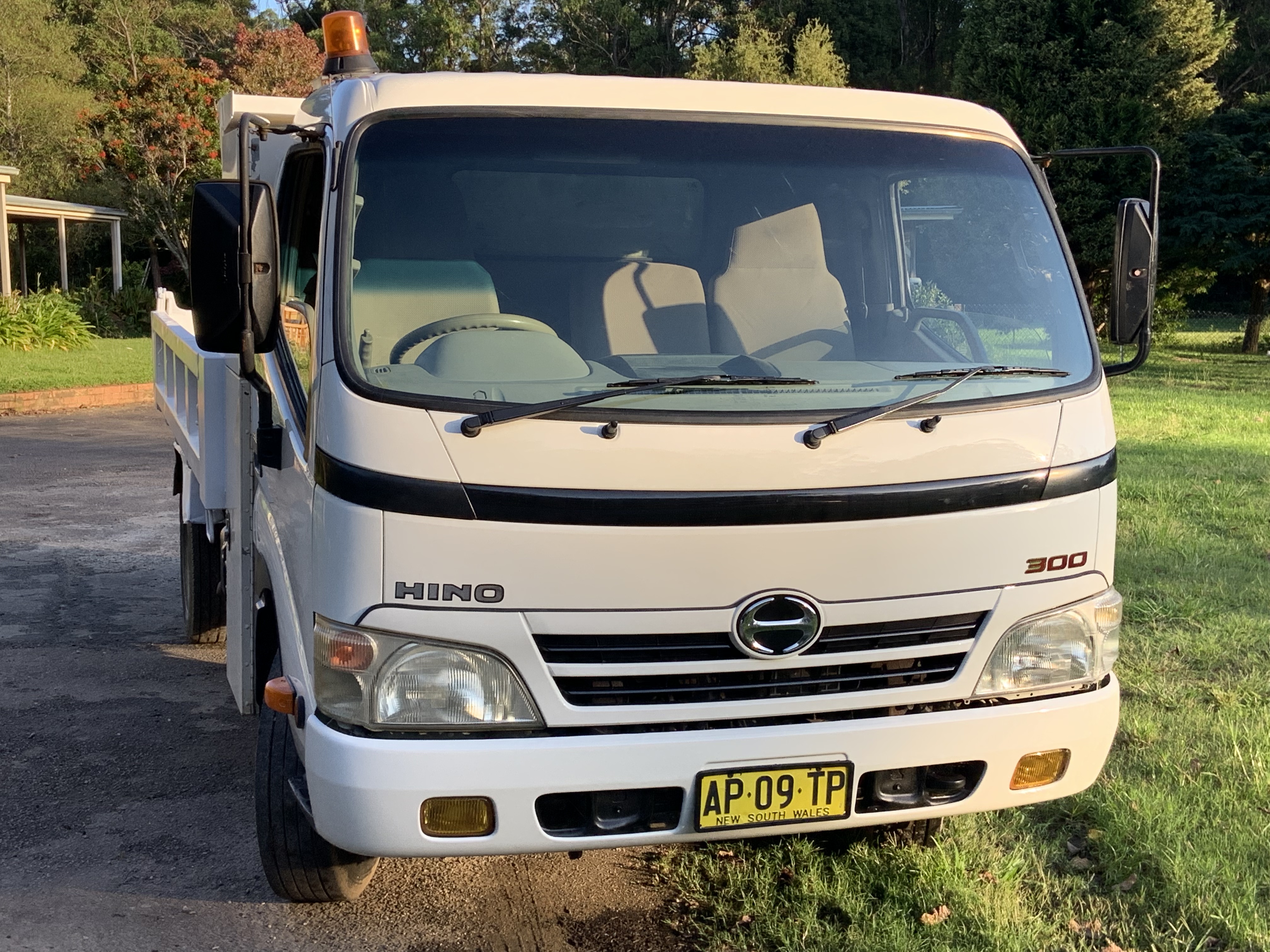 2007 HINO 300 XZU427R 816 6 SP MANUAL CREW C/CHAS
