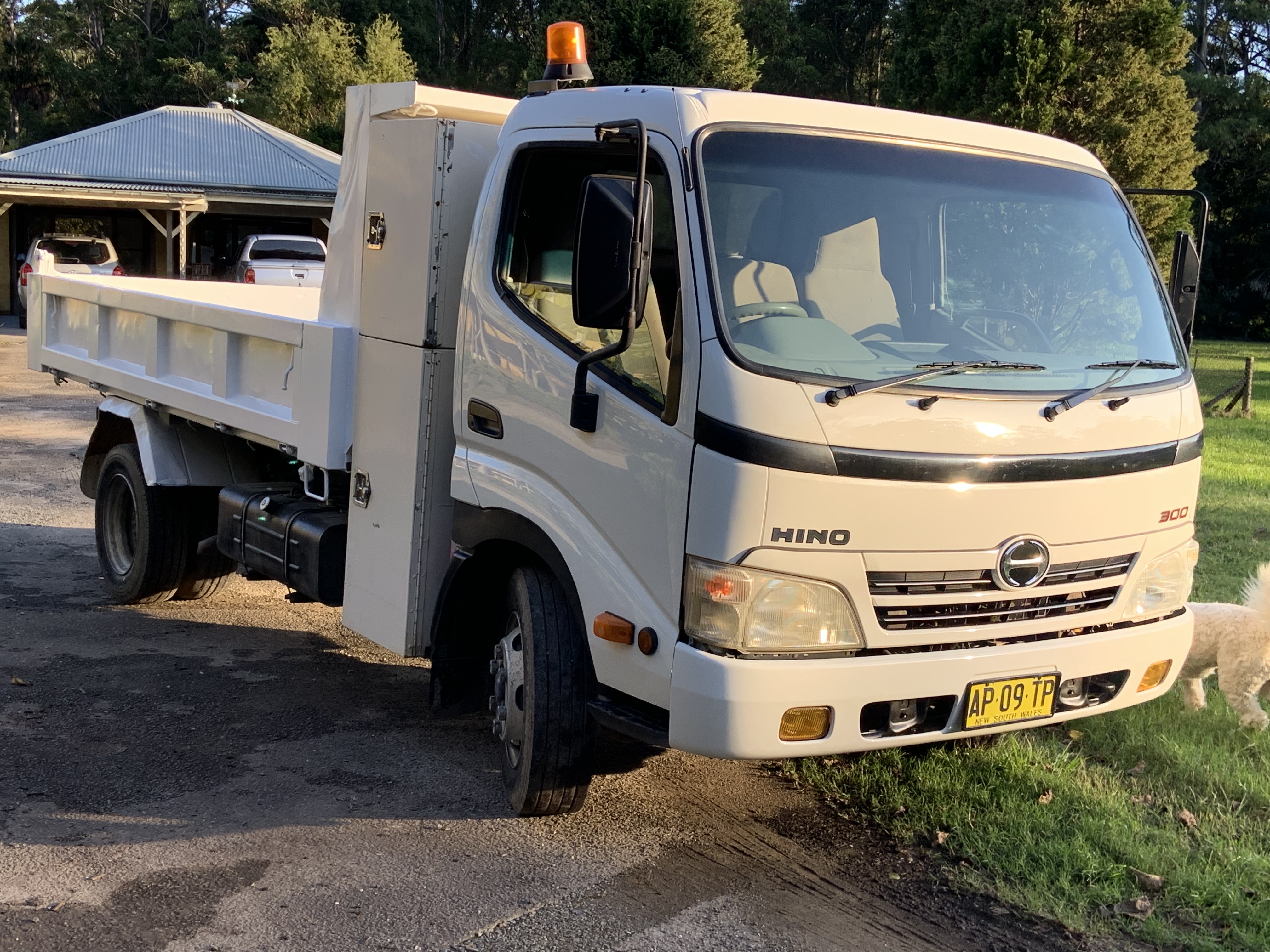 2007 HINO 300 XZU427R 816 6 SP MANUAL CREW C/CHAS