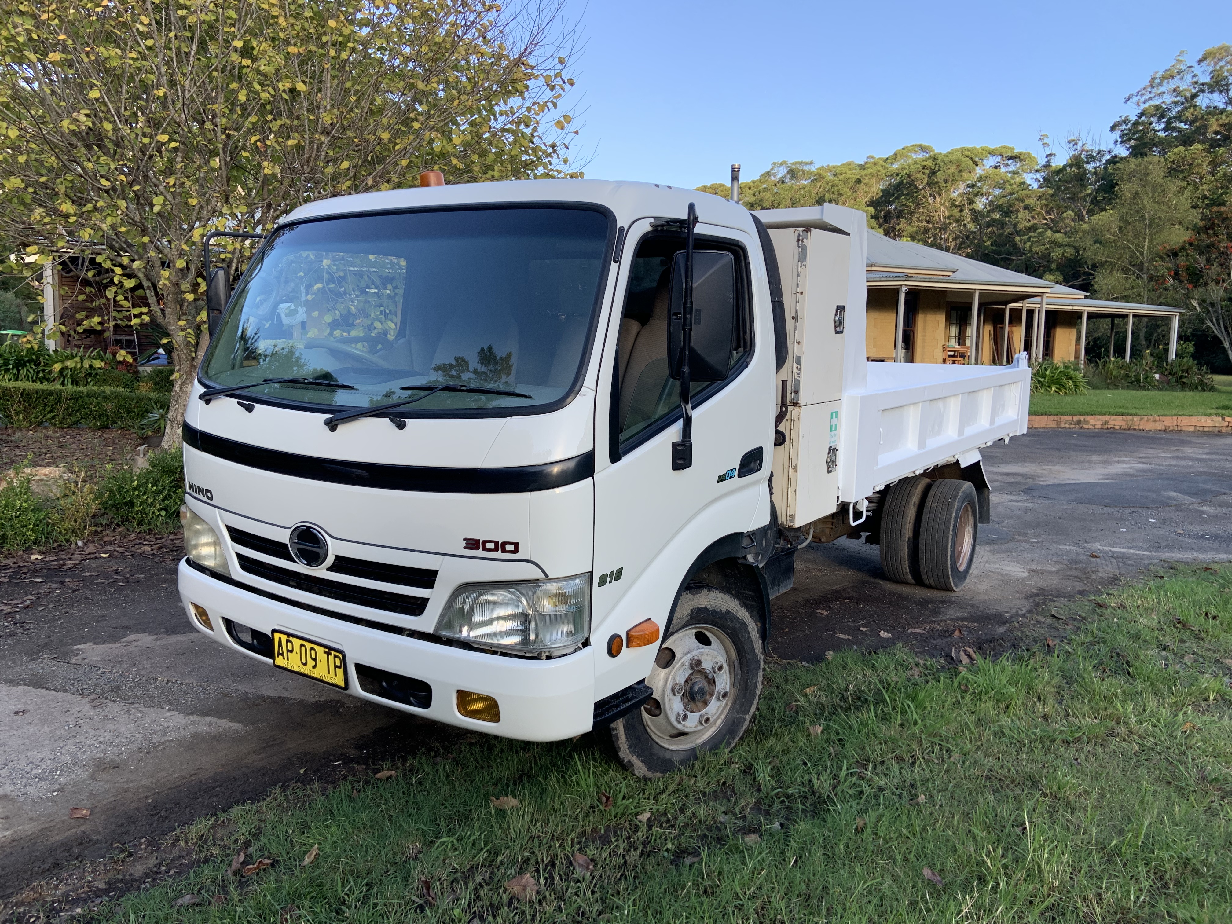 2007 HINO 300 XZU427R 816 6 SP MANUAL CREW C/CHAS