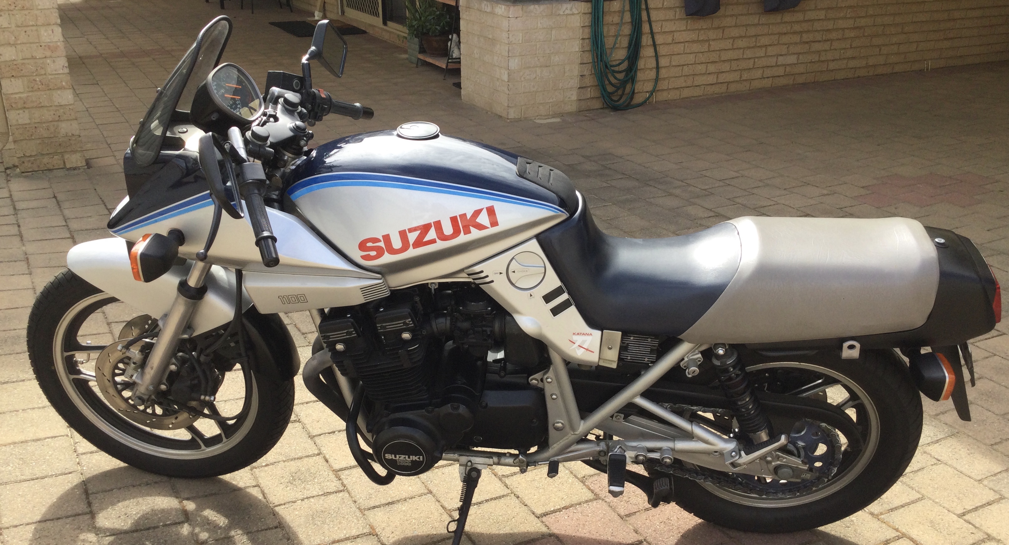 1983 SUZUKI GSX1100S (KATANA) ROAD