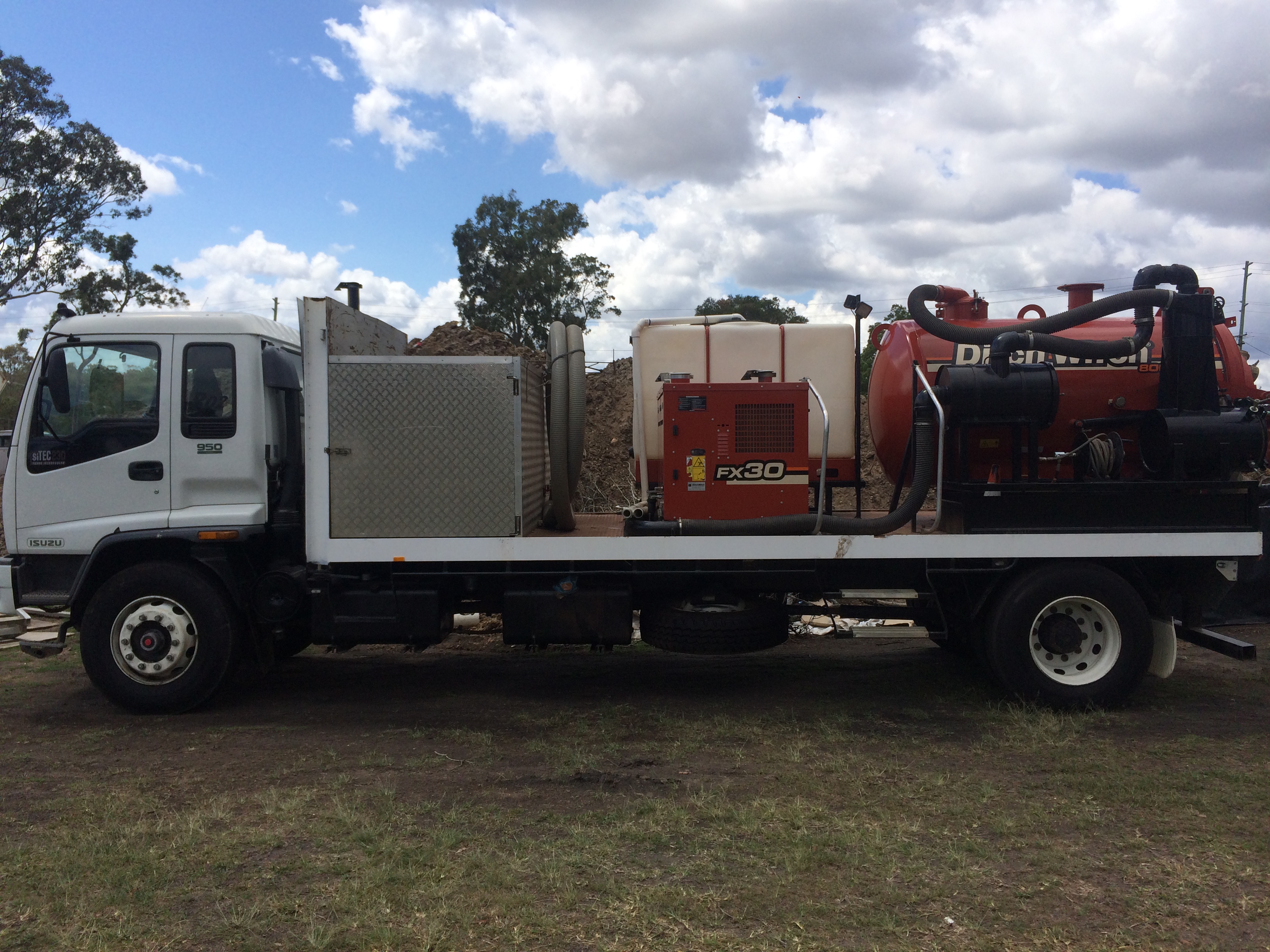 2000 ISUZU FTR 950 TRAY