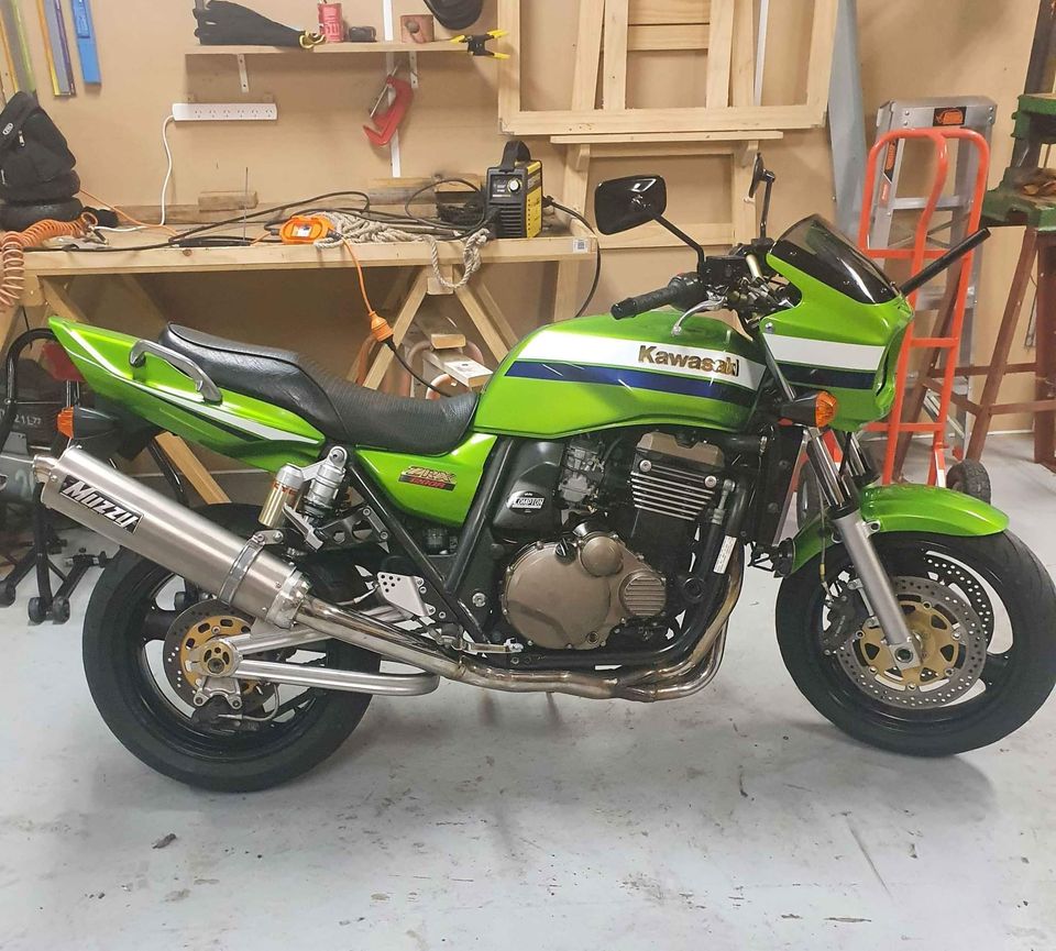 2004 KAWASAKI ZRX ROAD