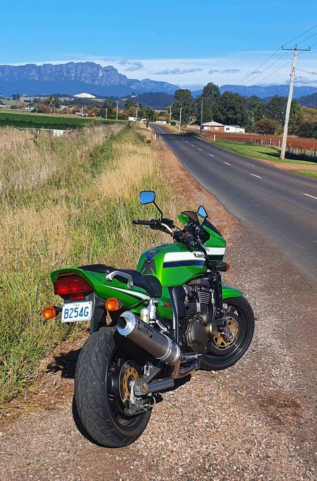 2004 KAWASAKI ZRX ROAD